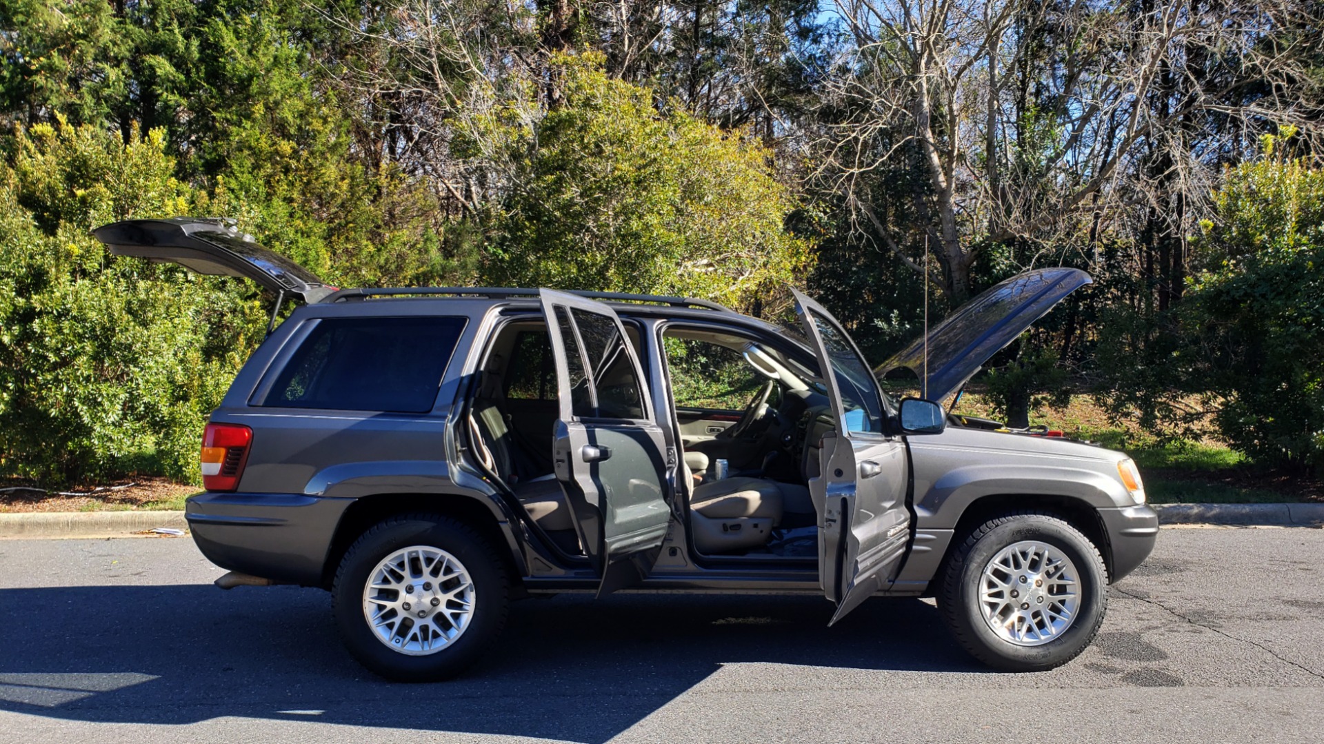 Used 2002 Jeep GRAND CHEROKEE LIMITED 4X4 / SUNROOF / 4.7L V8 / 5-SPD AUTO / CLD WTHR for sale Sold at Formula Imports in Charlotte NC 28227 9