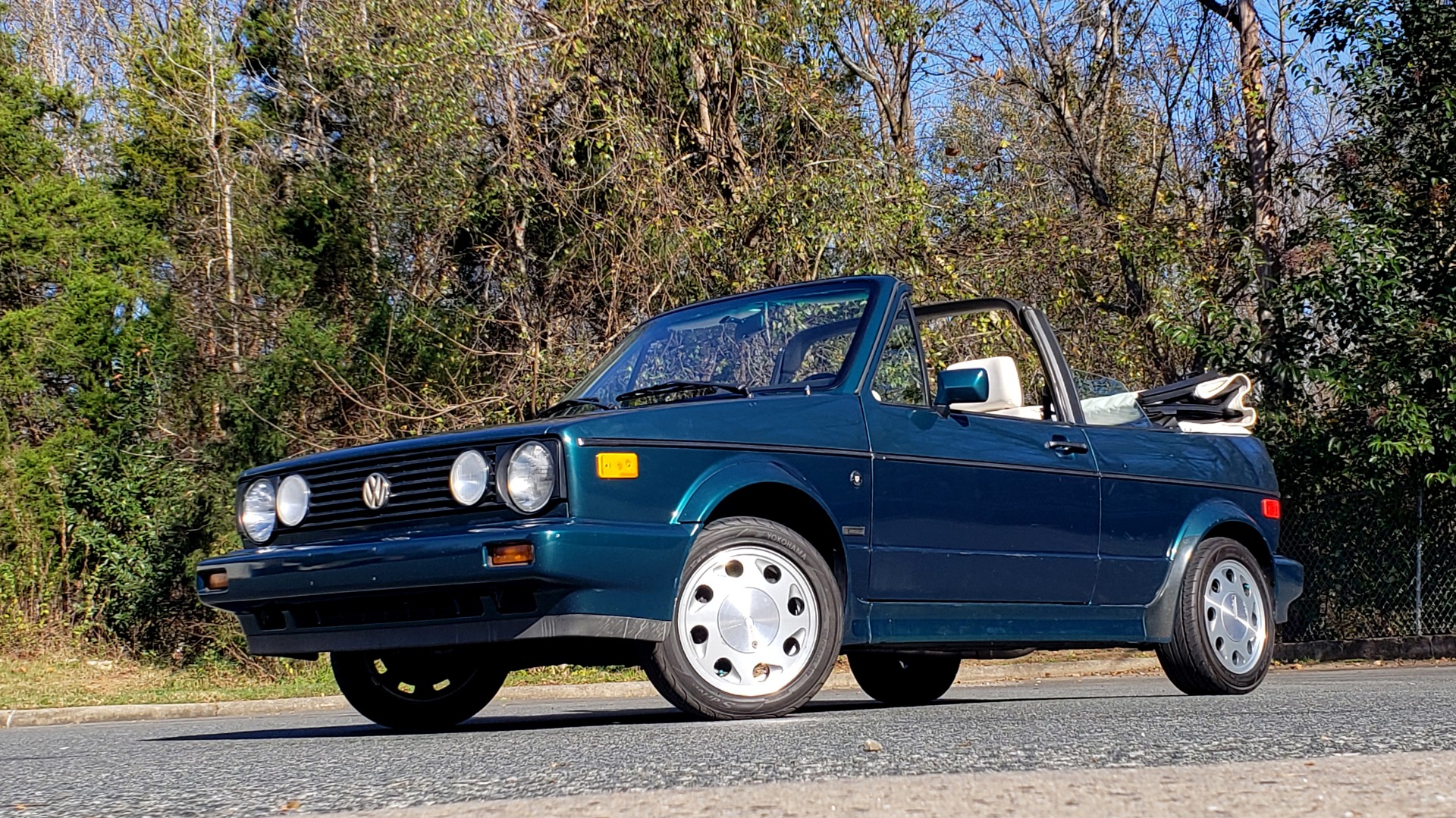 Used 1992 Volkswagen CABRIOLET 5-SPEED MAN / 4-CYL / AIR / 94K MILES / VERY CLEAN for sale Sold at Formula Imports in Charlotte NC 28227 2