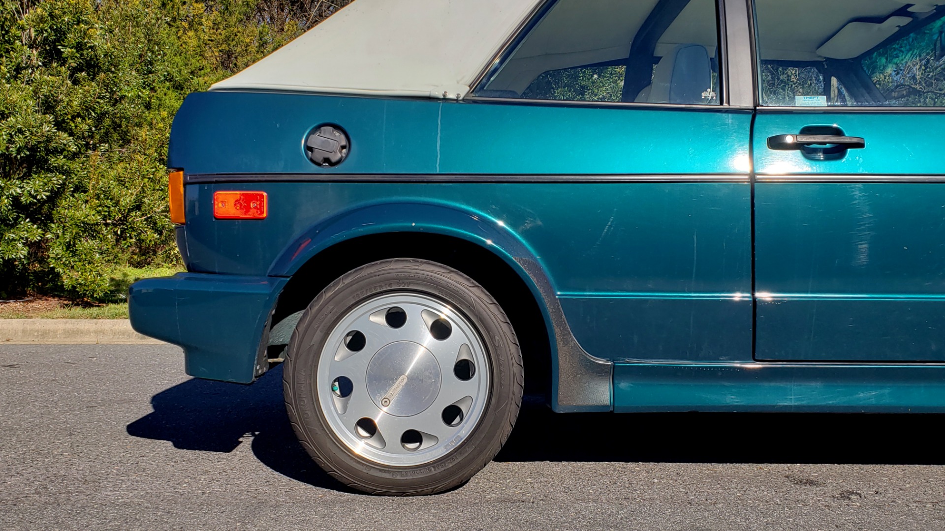 Used 1992 Volkswagen CABRIOLET 5-SPEED MAN / 4-CYL / AIR / 94K MILES / VERY CLEAN for sale Sold at Formula Imports in Charlotte NC 28227 30