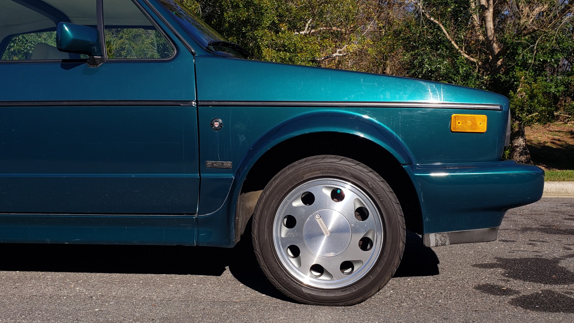 Used 1992 Volkswagen CABRIOLET 5-SPEED MAN / 4-CYL / AIR / 94K MILES / VERY CLEAN for sale Sold at Formula Imports in Charlotte NC 28227 31