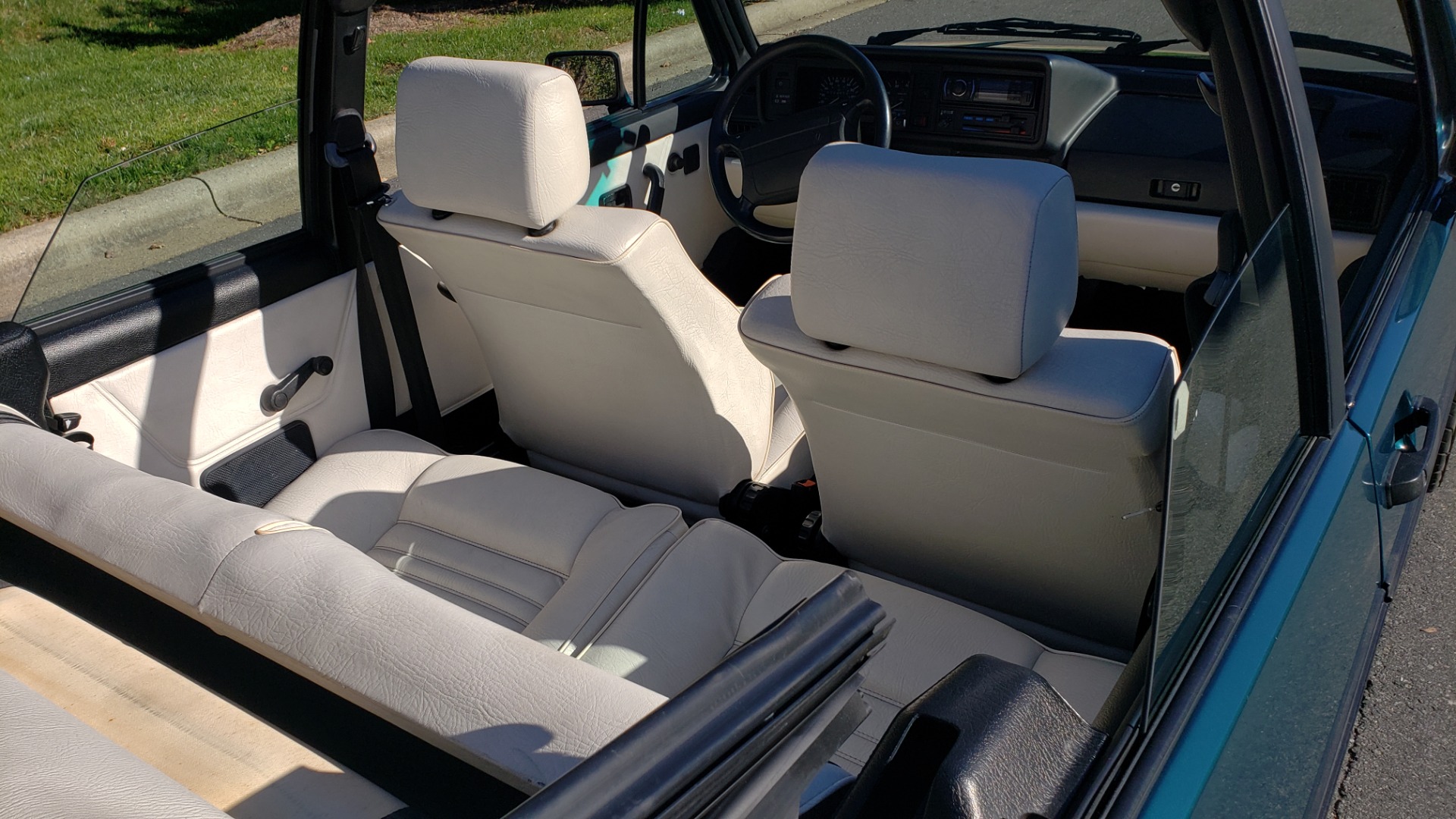 Used 1992 Volkswagen CABRIOLET 5-SPEED MAN / 4-CYL / AIR / 94K MILES / VERY CLEAN for sale Sold at Formula Imports in Charlotte NC 28227 36