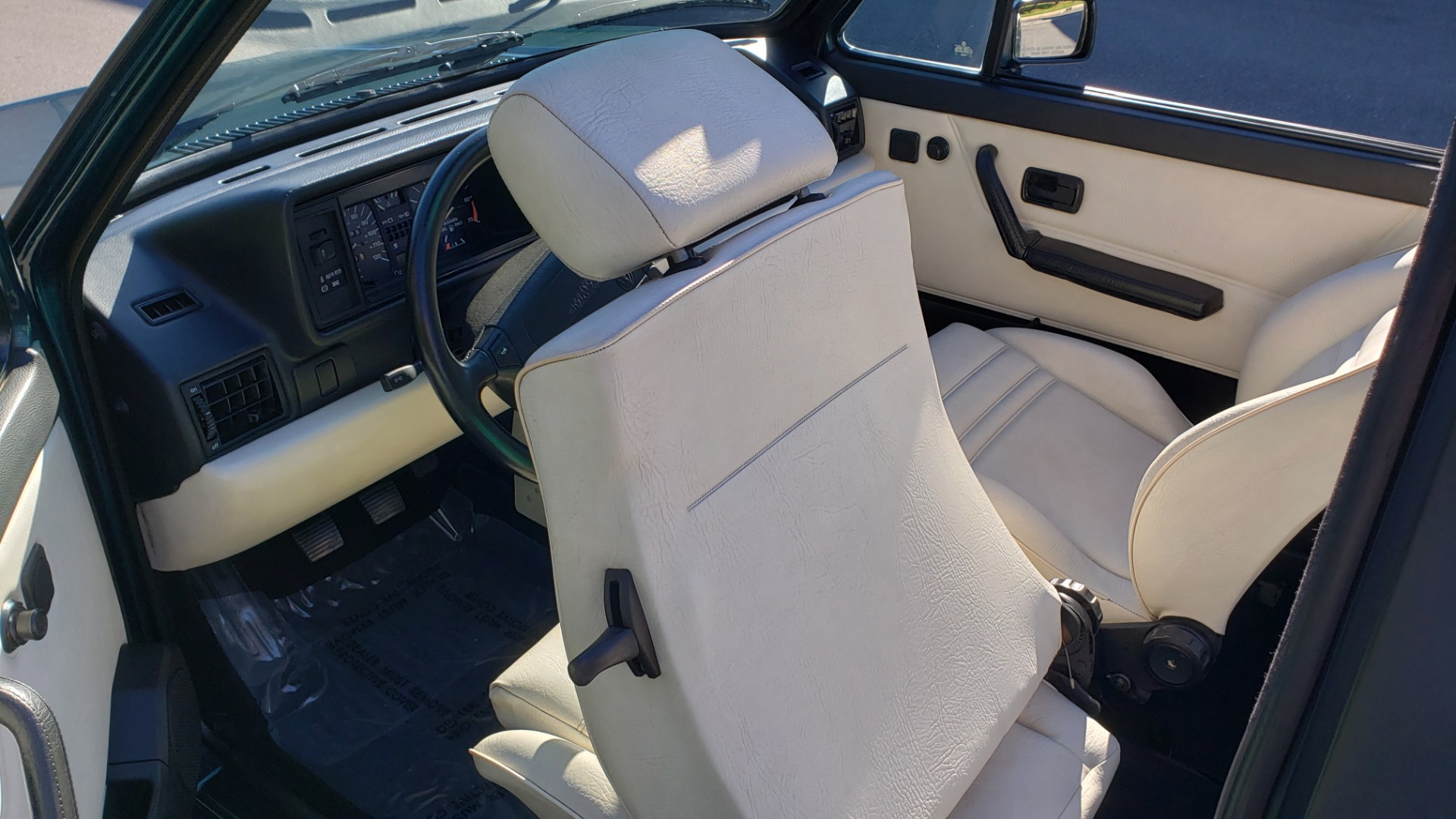 Used 1992 Volkswagen CABRIOLET 5-SPEED MAN / 4-CYL / AIR / 94K MILES / VERY CLEAN for sale Sold at Formula Imports in Charlotte NC 28227 43