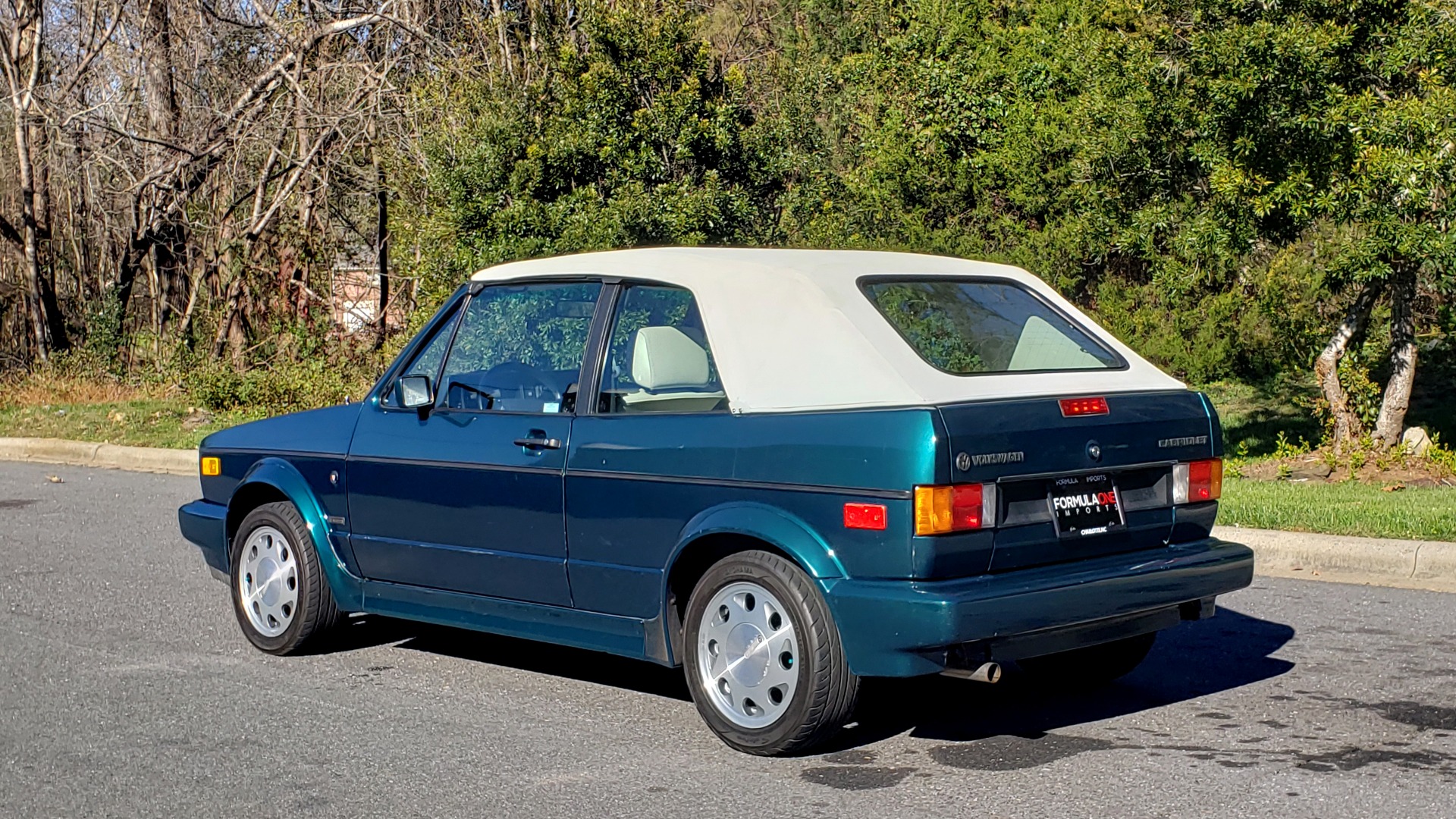 Used 1992 Volkswagen CABRIOLET 5-SPEED MAN / 4-CYL / AIR / 94K MILES / VERY CLEAN for sale Sold at Formula Imports in Charlotte NC 28227 5