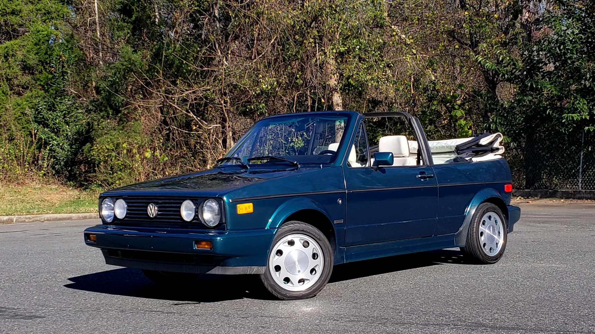 Used 1992 Volkswagen CABRIOLET 5-SPEED MAN / 4-CYL / AIR / 94K MILES / VERY CLEAN for sale Sold at Formula Imports in Charlotte NC 28227 1
