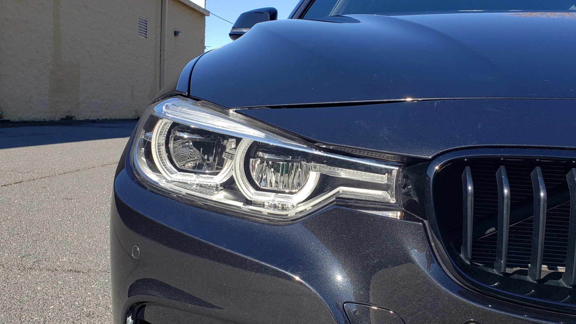 Used 2017 BMW 3 SERIES 330IXDRIVE M-SPORT / PREMIUM / DRVR ASST / CLD WTHR / NAV / APPLE CARPLAY for sale Sold at Formula Imports in Charlotte NC 28227 19