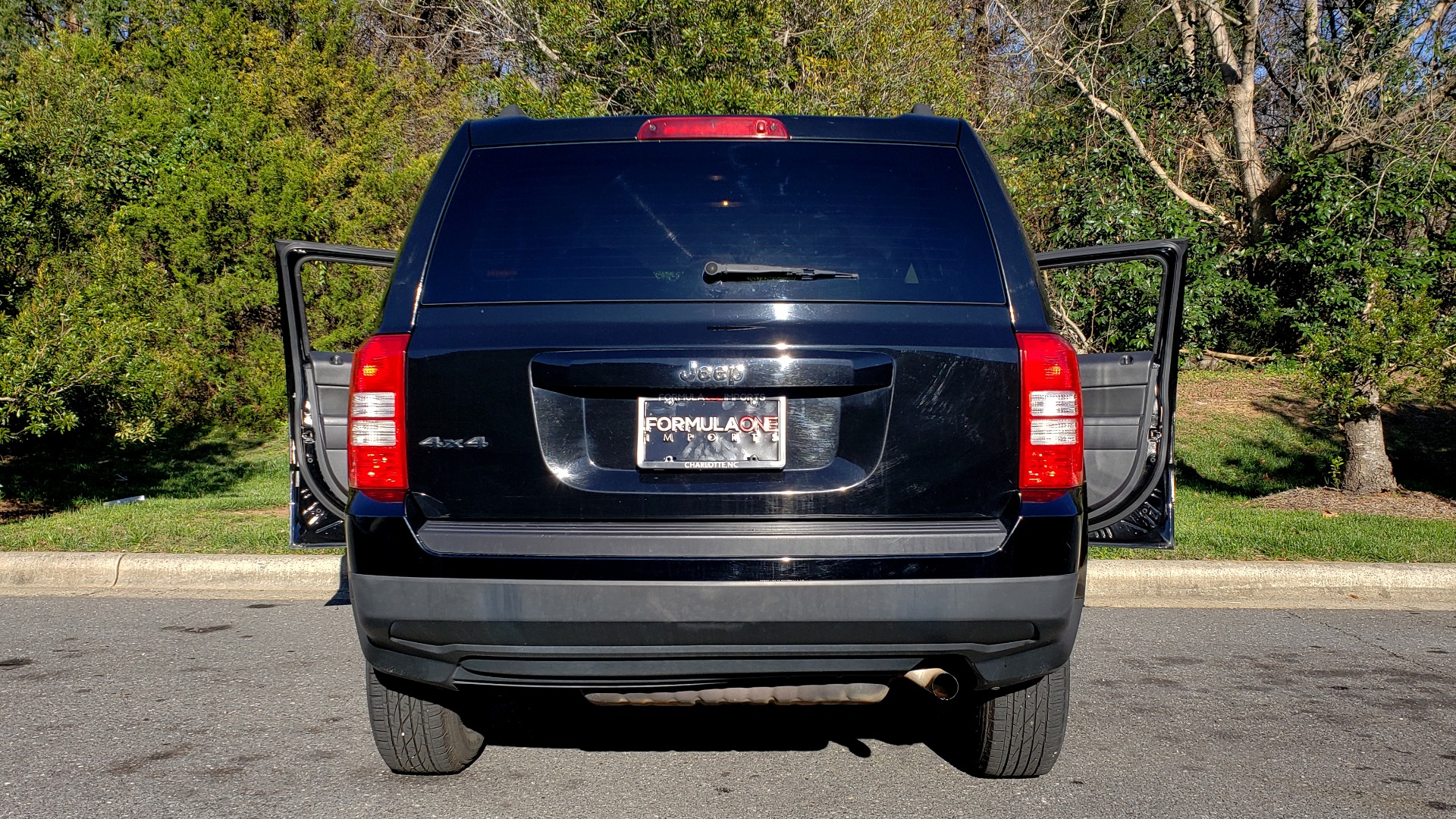 Used 2014 Jeep PATRIOT SPORT / 4WD 4-DR / POWER VALUE GRP / 4-CYL / 6-SPD AUTO for sale Sold at Formula Imports in Charlotte NC 28227 24