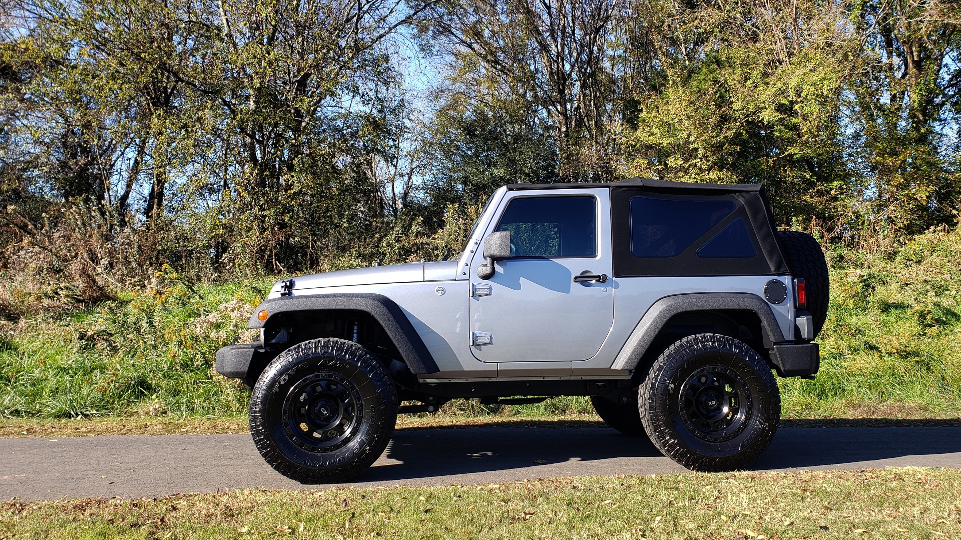 Used 2017 Jeep WRANGLER SPORT 4X4 / 3.6L V6 / MANUAL / AIR / LED LIGHTING / TOW GRP / AL for sale Sold at Formula Imports in Charlotte NC 28227 5