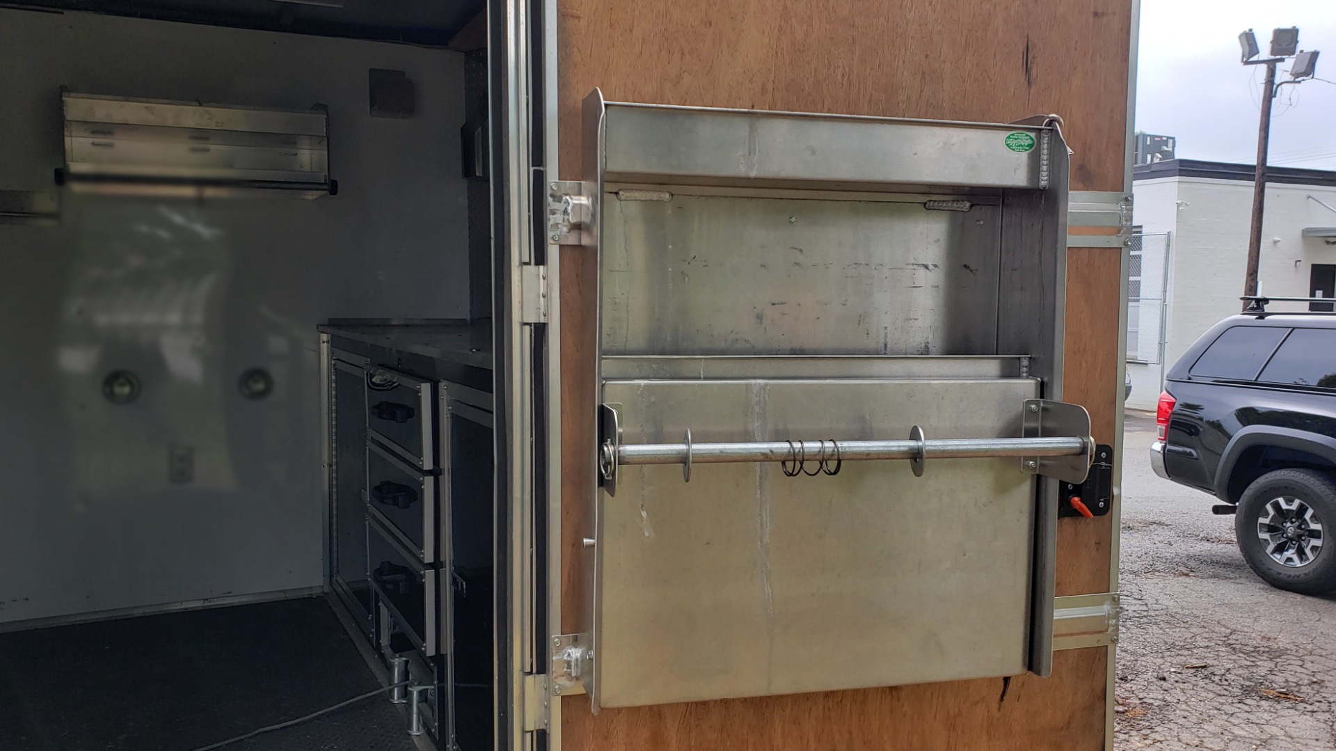 Used 2012 Hurricane 8.5x32 ENCLOSED TRAILER RAMP / AIR CONDITIONING / LOTS OF STORAGE for sale Sold at Formula Imports in Charlotte NC 28227 15
