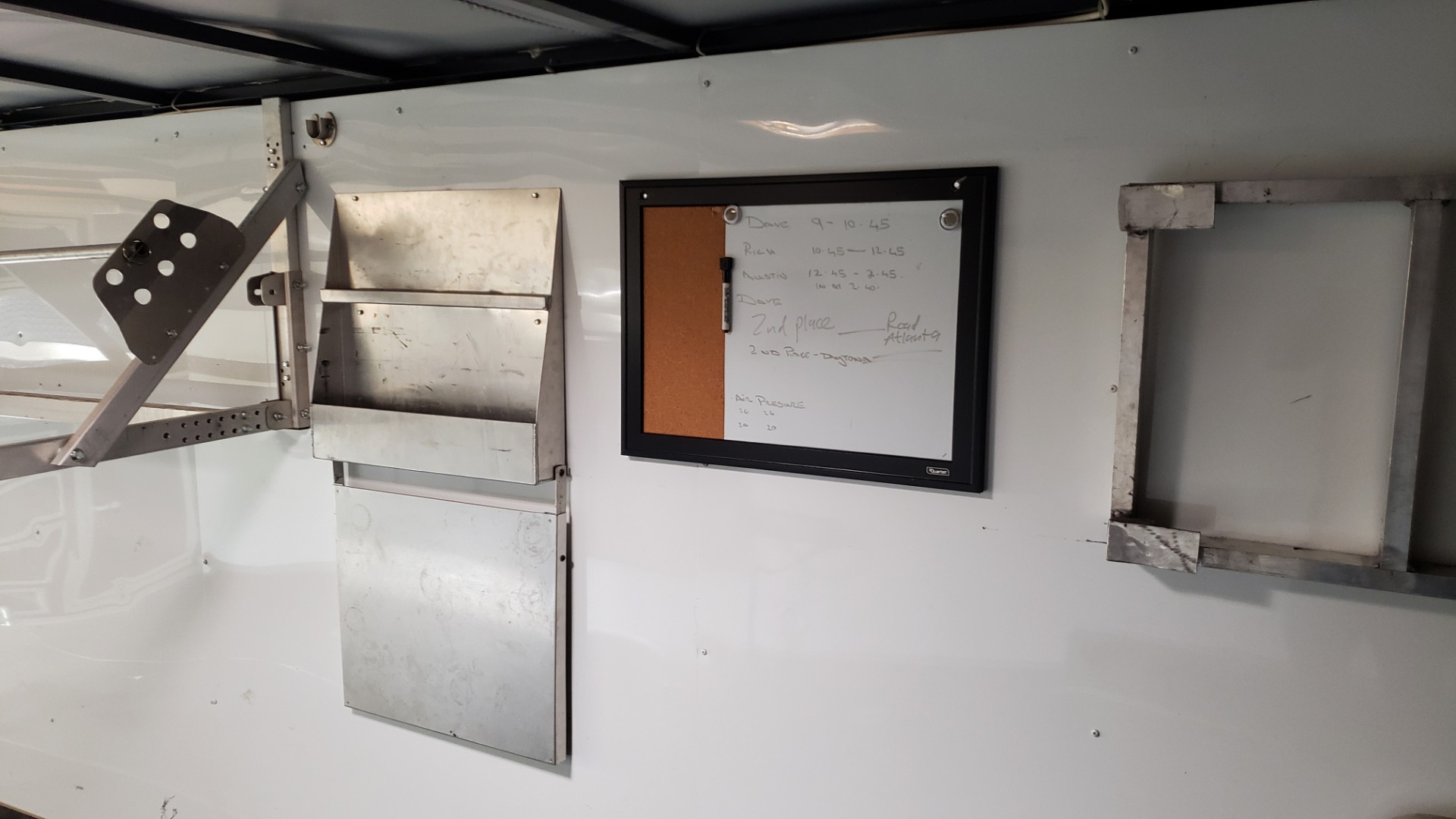 Used 2012 Hurricane 8.5x32 ENCLOSED TRAILER RAMP / AIR CONDITIONING / LOTS OF STORAGE for sale Sold at Formula Imports in Charlotte NC 28227 24