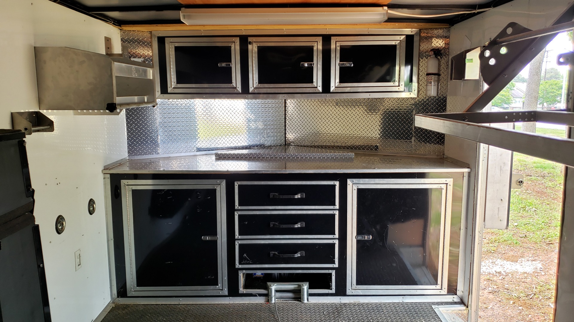 Used 2012 Hurricane 8.5x32 ENCLOSED TRAILER RAMP / AIR CONDITIONING / LOTS OF STORAGE for sale Sold at Formula Imports in Charlotte NC 28227 25