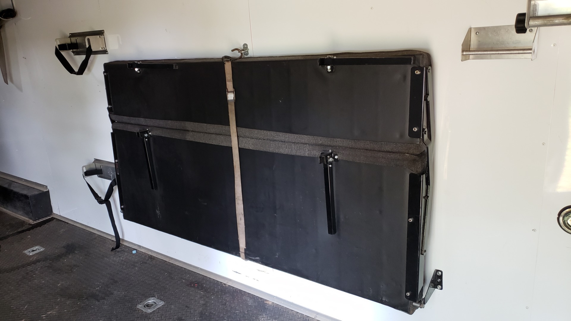 Used 2012 Hurricane 8.5x32 ENCLOSED TRAILER RAMP / AIR CONDITIONING / LOTS OF STORAGE for sale Sold at Formula Imports in Charlotte NC 28227 29