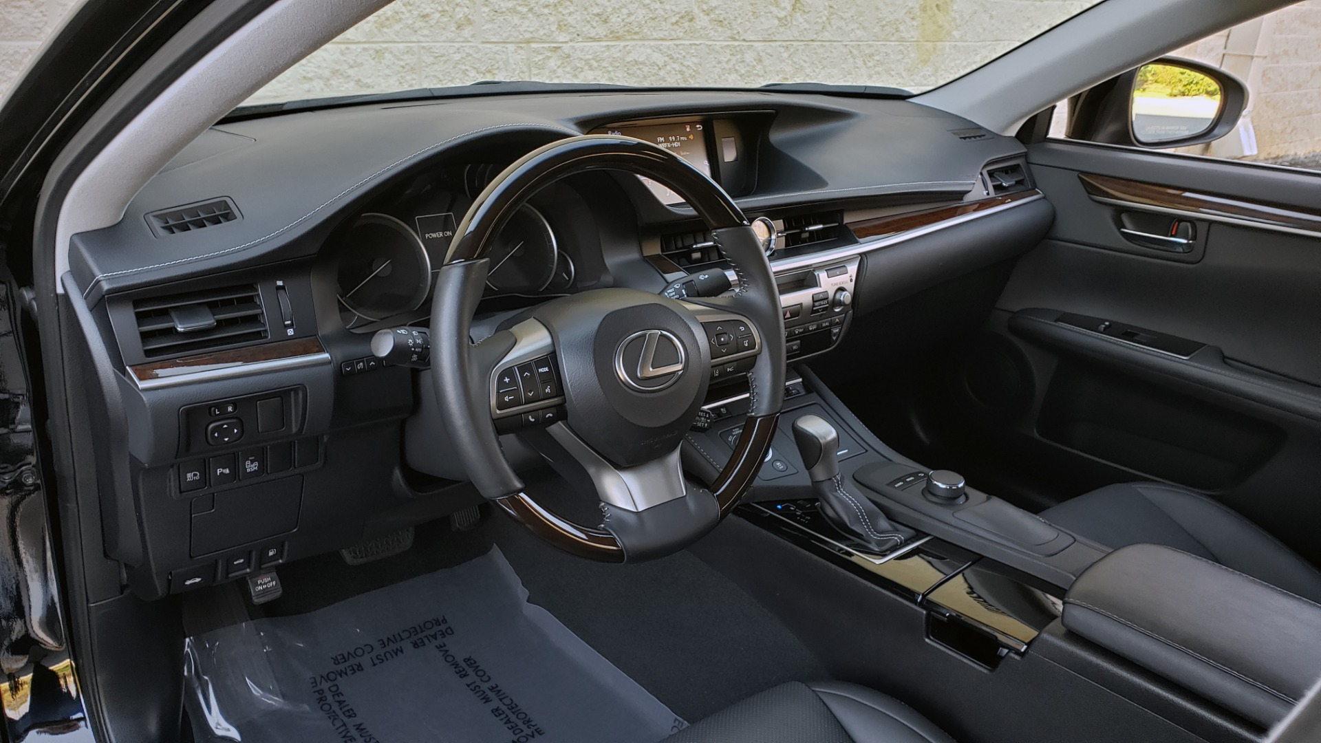 Used 2017 Lexus ES 350 PREMIUM / NAV / SUNROOF / BSM / VENT STS / REARVIEW for sale Sold at Formula Imports in Charlotte NC 28227 31