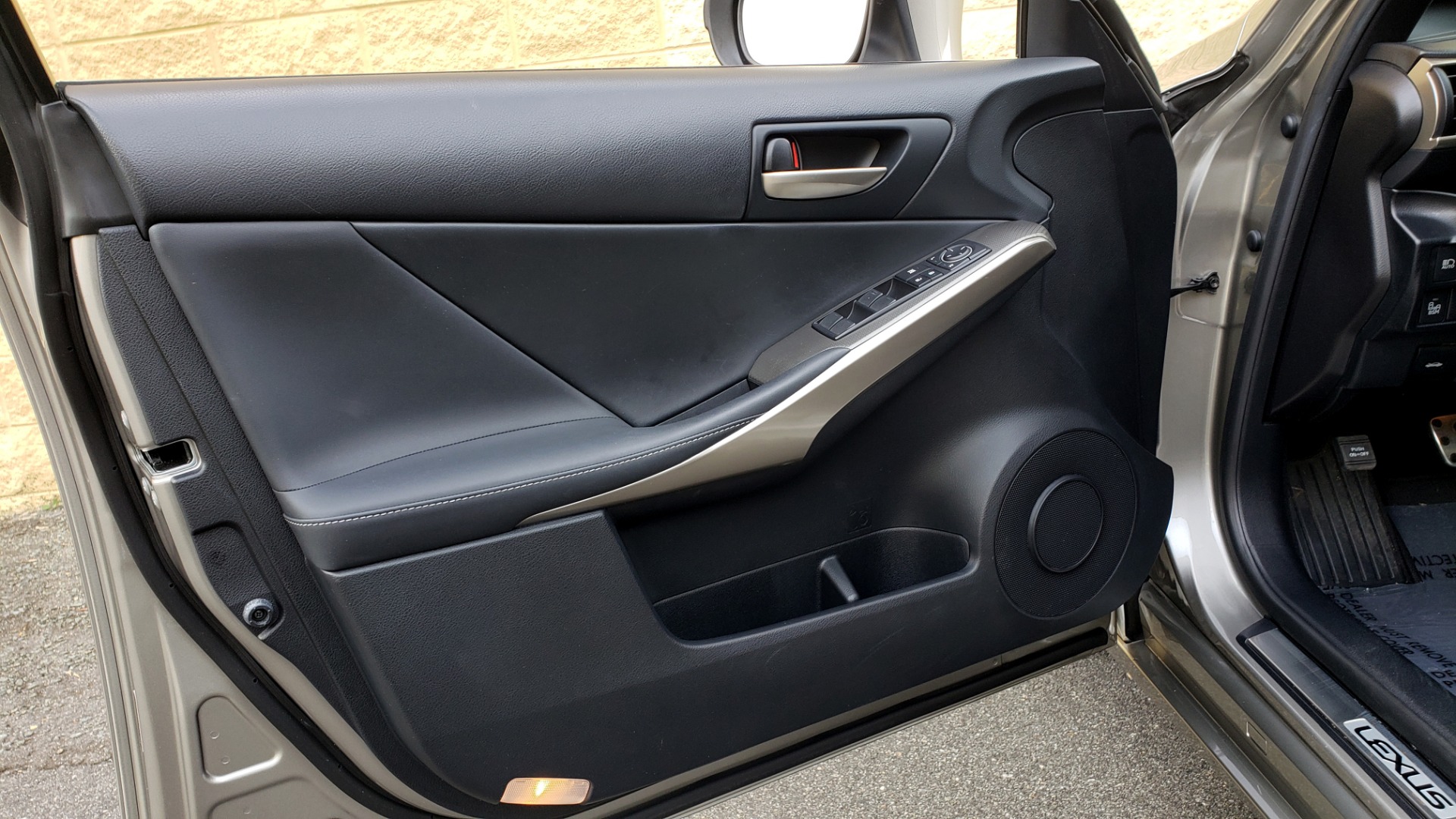Used 2017 Lexus IS 200 TURBO F-SPORT / BSM / SUNROOF / VENT SEATS / REARVIEW for sale Sold at Formula Imports in Charlotte NC 28227 29