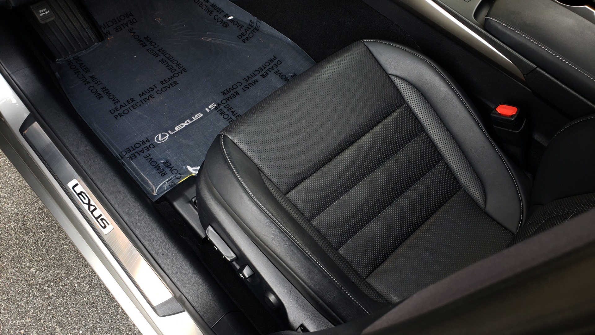 Used 2017 Lexus IS 200 TURBO F-SPORT / BSM / SUNROOF / VENT SEATS / REARVIEW for sale Sold at Formula Imports in Charlotte NC 28227 31