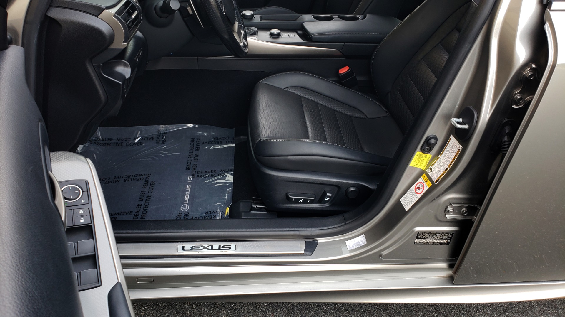Used 2017 Lexus IS 200 TURBO F-SPORT / BSM / SUNROOF / VENT SEATS / REARVIEW for sale Sold at Formula Imports in Charlotte NC 28227 32