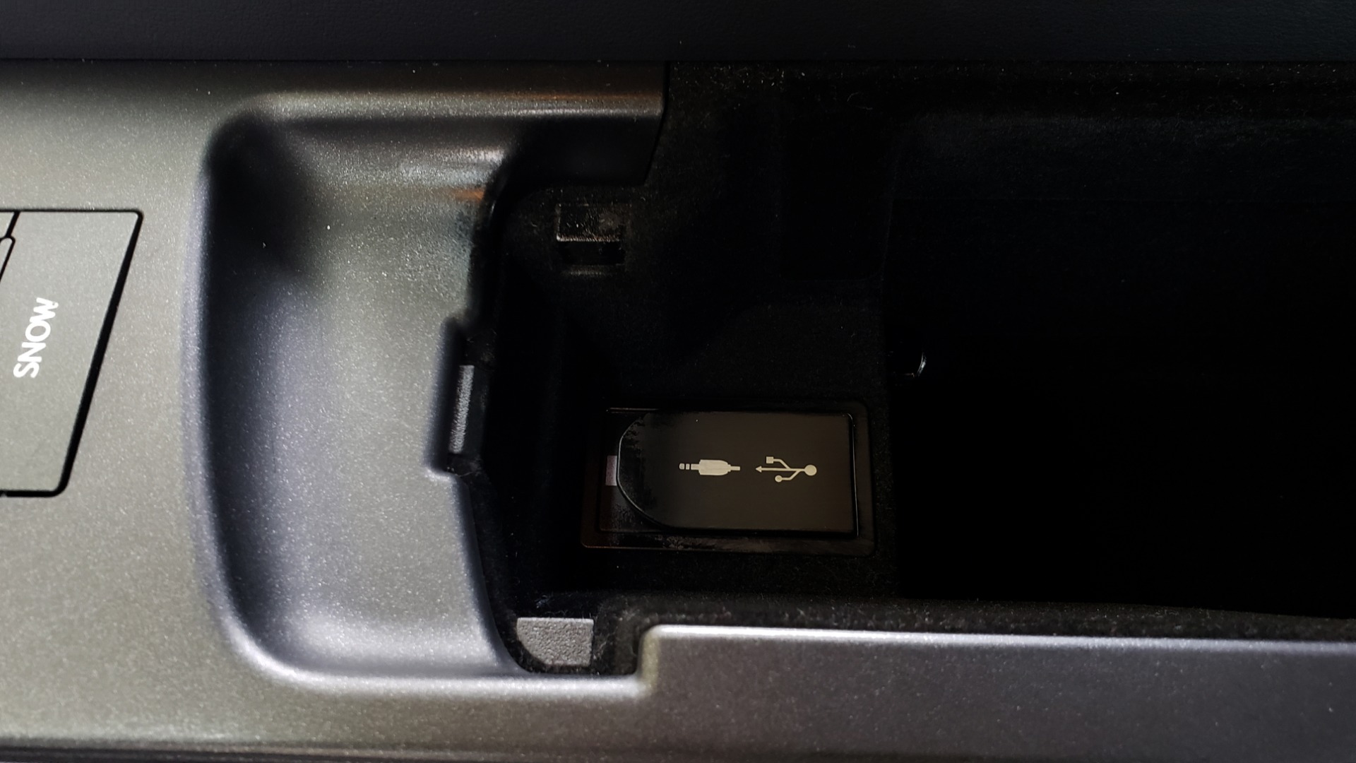 Used 2017 Lexus IS 200 TURBO F-SPORT / BSM / SUNROOF / VENT SEATS / REARVIEW for sale Sold at Formula Imports in Charlotte NC 28227 49