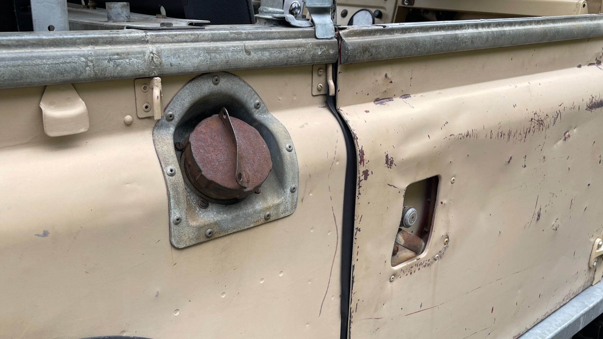 Used 1960 Land Rover 88 SERIES II VORTEC 4.8L V8 / 4X4 / 4-SPEED MANUAL / LIFTED / SOFT-TOP for sale $40,995 at Formula Imports in Charlotte NC 28227 30