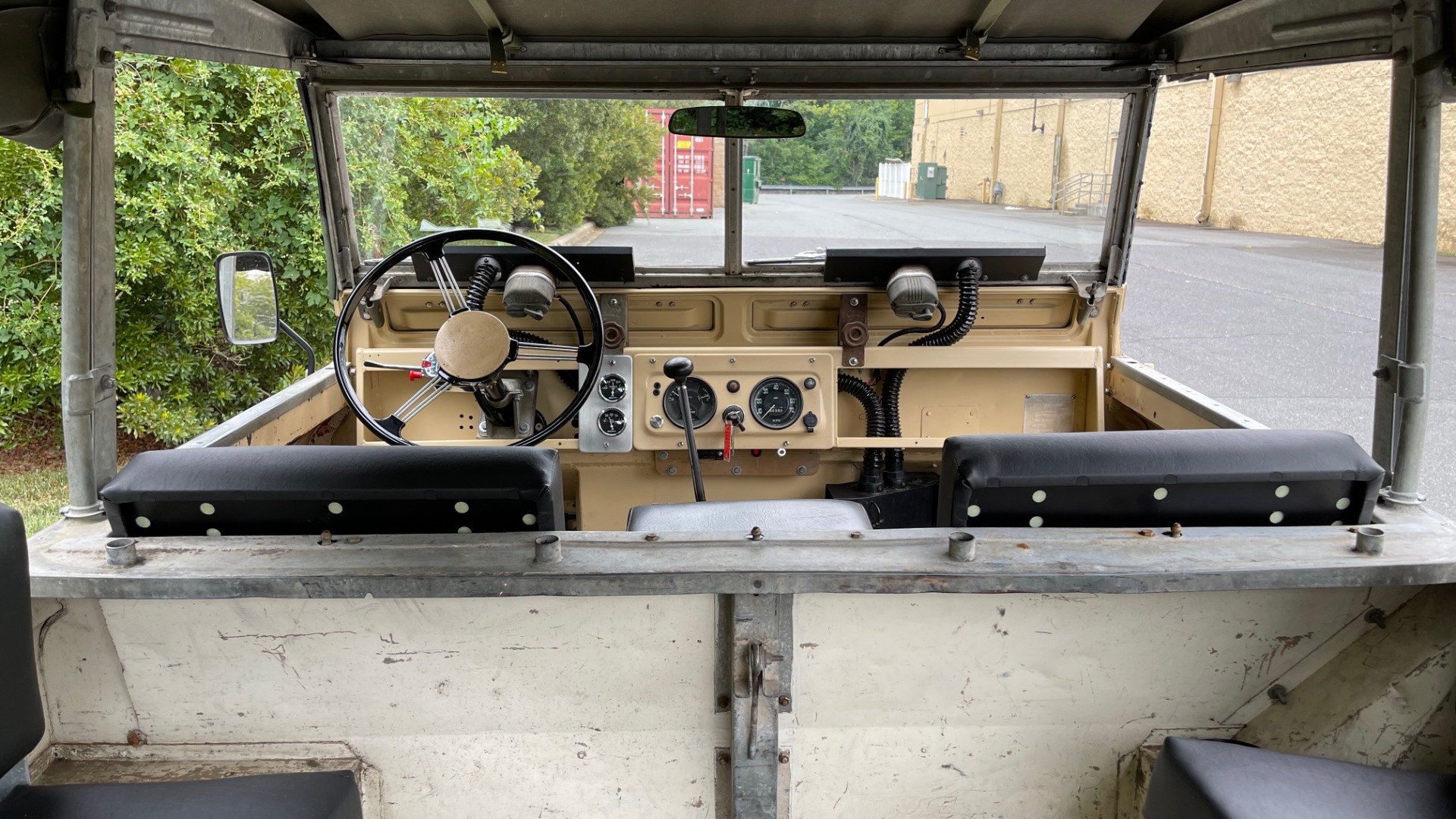 Used 1960 Land Rover 88 SERIES II VORTEC 4.8L V8 / 4X4 / 4-SPEED MANUAL / LIFTED / SOFT-TOP for sale $40,995 at Formula Imports in Charlotte NC 28227 34