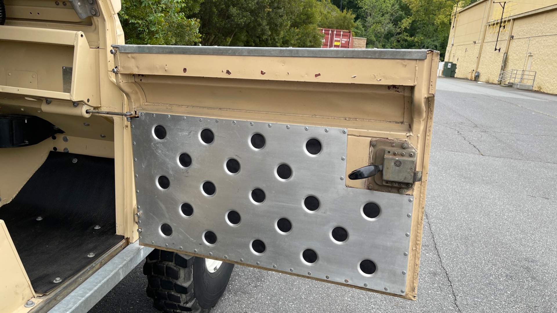Used 1960 Land Rover 88 SERIES II VORTEC 4.8L V8 / 4X4 / 4-SPEED MANUAL / LIFTED / SOFT-TOP for sale $40,995 at Formula Imports in Charlotte NC 28227 41