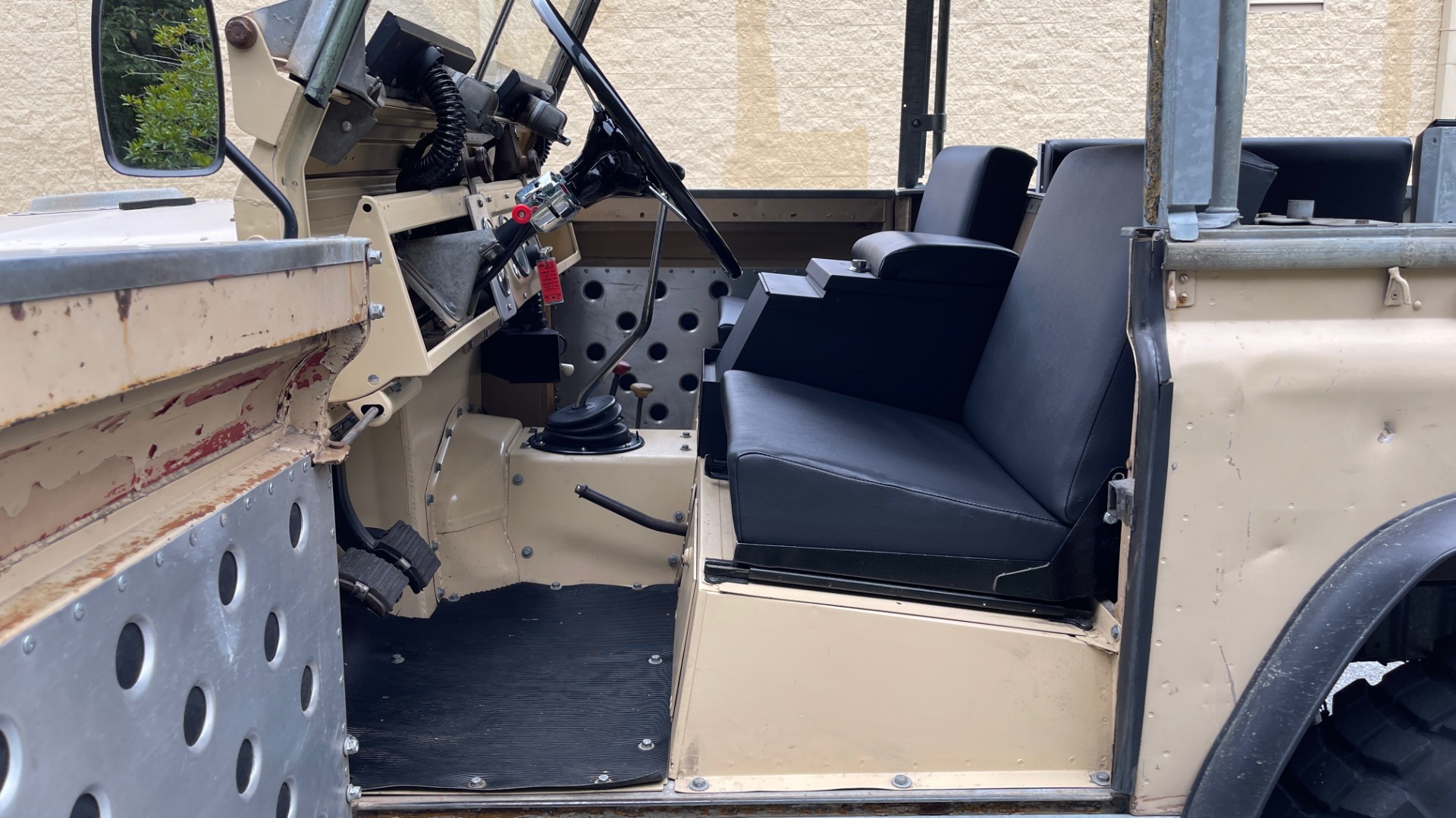 Used 1960 Land Rover 88 SERIES II VORTEC 4.8L V8 / 4X4 / 4-SPEED MANUAL / LIFTED / SOFT-TOP for sale $40,995 at Formula Imports in Charlotte NC 28227 44