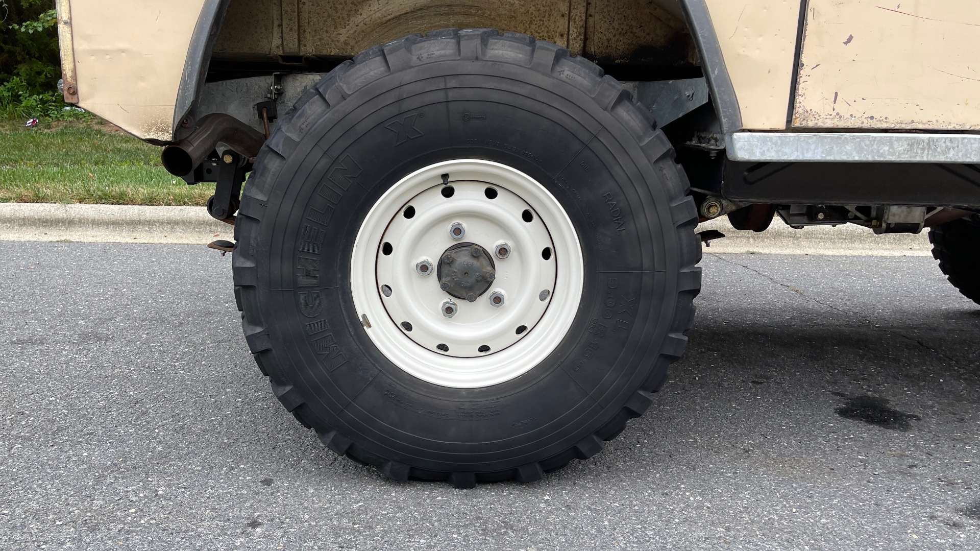 Used 1960 Land Rover 88 SERIES II VORTEC 4.8L V8 / 4X4 / 4-SPEED MANUAL / LIFTED / SOFT-TOP for sale $40,995 at Formula Imports in Charlotte NC 28227 60