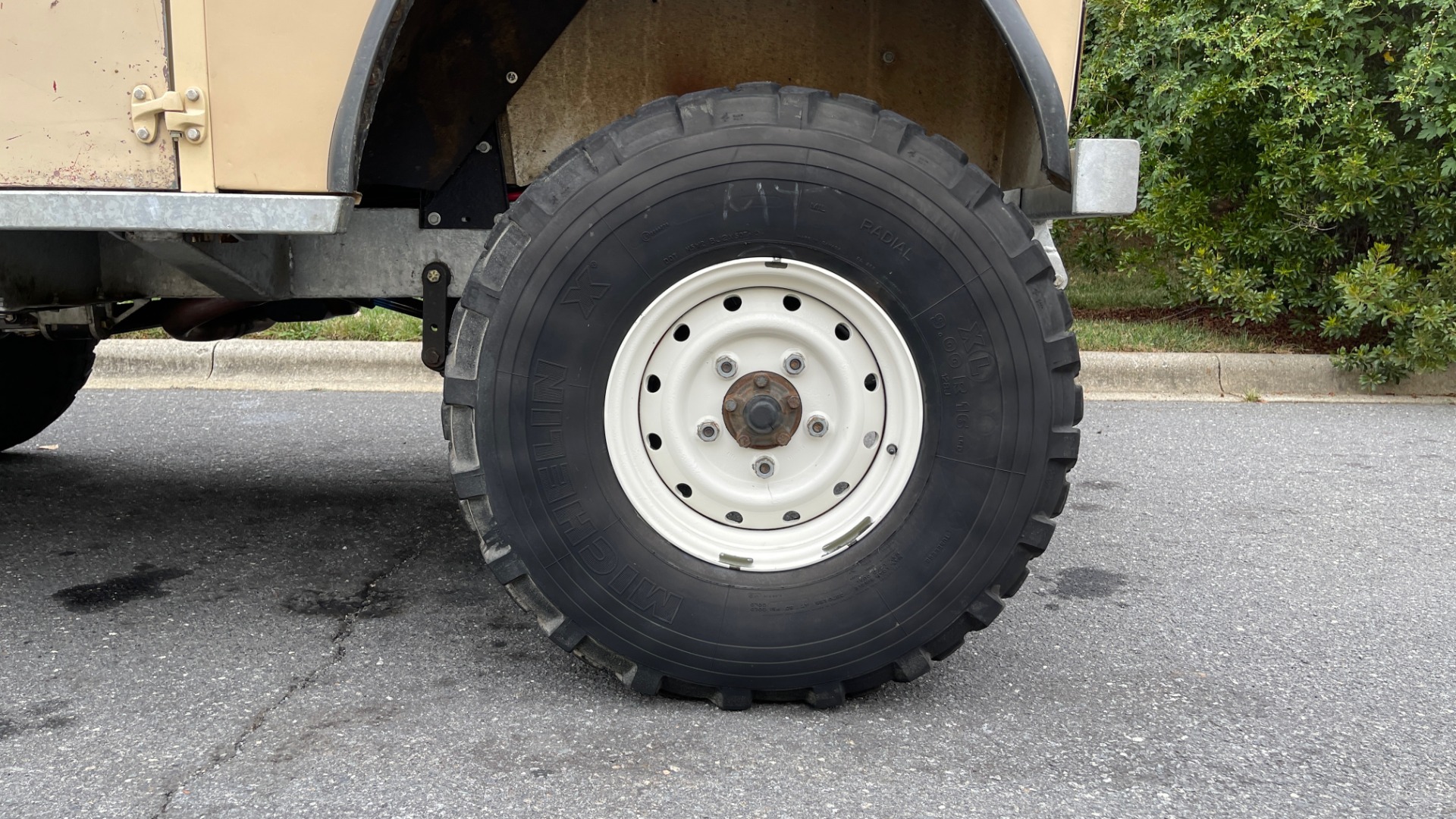 Used 1960 Land Rover 88 SERIES II VORTEC 4.8L V8 / 4X4 / 4-SPEED MANUAL / LIFTED / SOFT-TOP for sale $40,995 at Formula Imports in Charlotte NC 28227 61