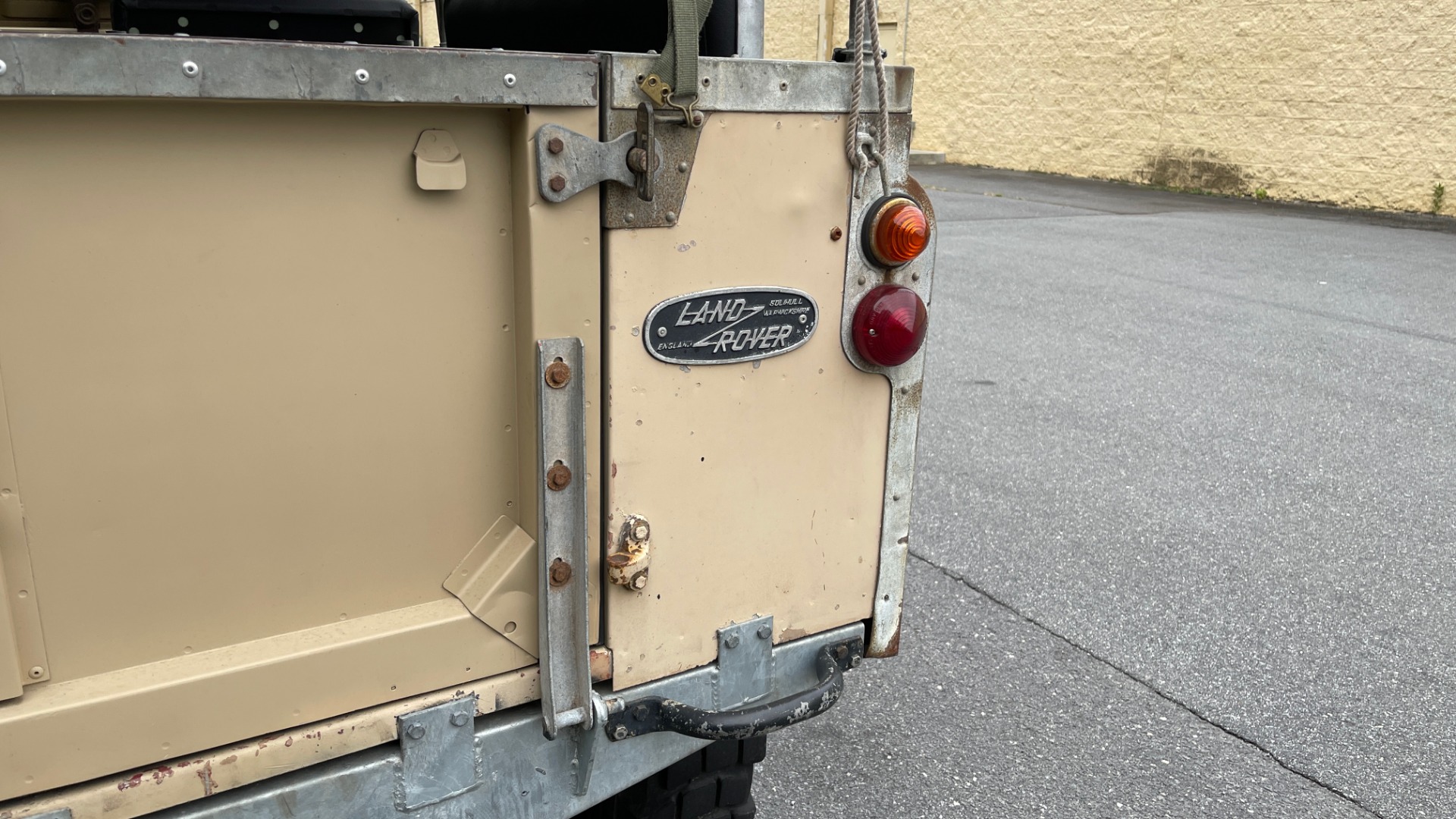 Used 1960 Land Rover 88 SERIES II VORTEC 4.8L V8 / 4X4 / 4-SPEED MANUAL / LIFTED / SOFT-TOP for sale $40,995 at Formula Imports in Charlotte NC 28227 9