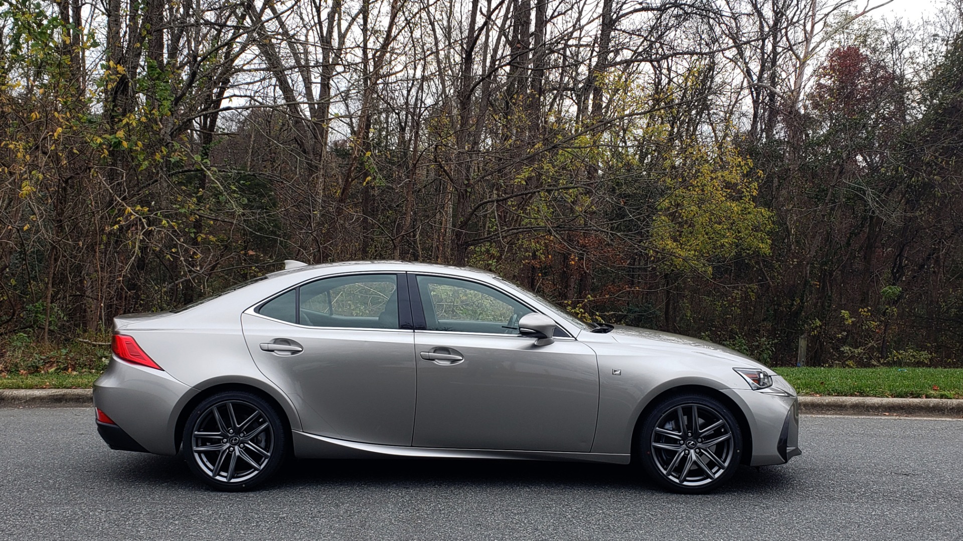 Used 2017 Lexus IS 200 TURBO F-SPORT / BSM / SUNROOF / VENT SEATS / REARVIEW for sale Sold at Formula Imports in Charlotte NC 28227 10