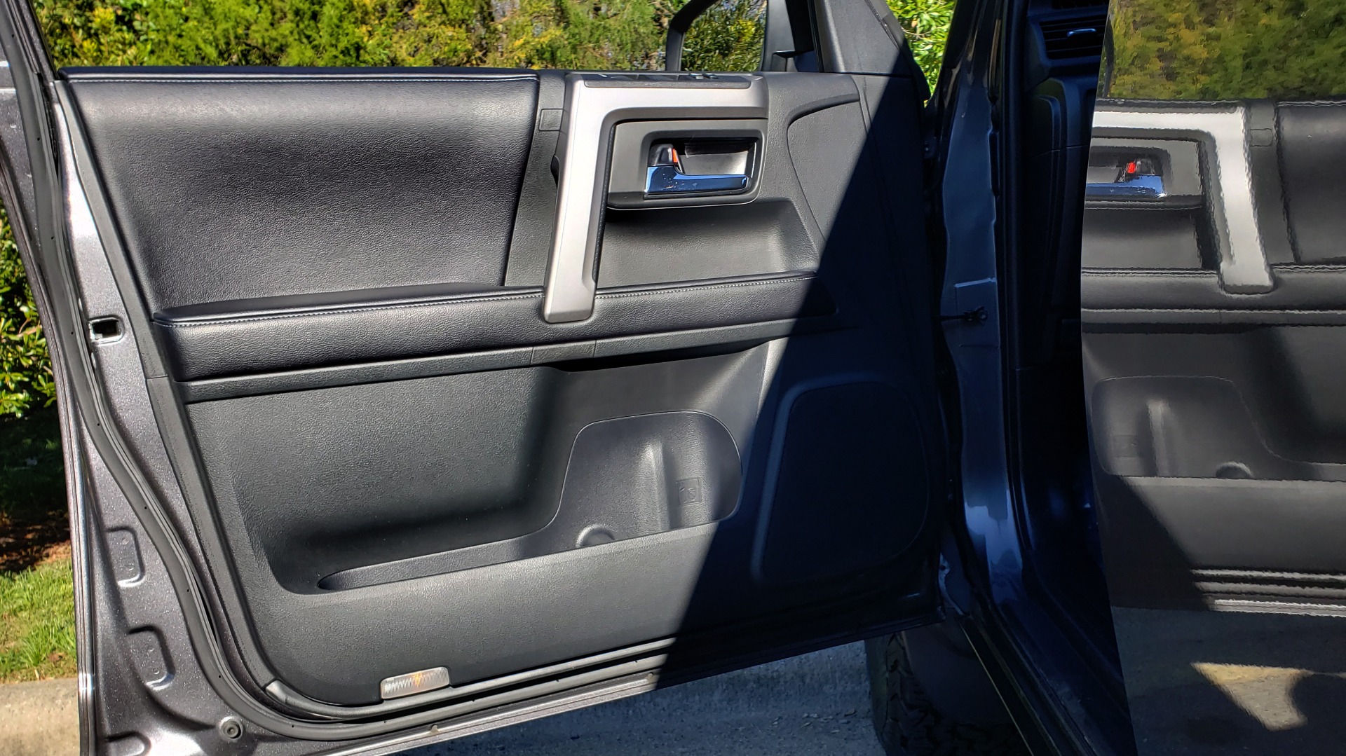Used 2016 Toyota 4RUNNER SR5 4X2 V6 / NAV / ENTUNE PREM AUDIO / REARVIEW for sale Sold at Formula Imports in Charlotte NC 28227 33