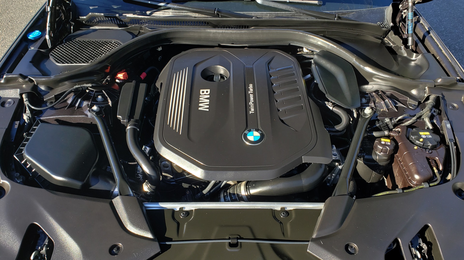 Used 2018 BMW 5 SERIES 540I M-SPORT / DRVR ASST / EXEC PKG / NAV / SUNROOF / HUD / REARVIEW for sale Sold at Formula Imports in Charlotte NC 28227 12