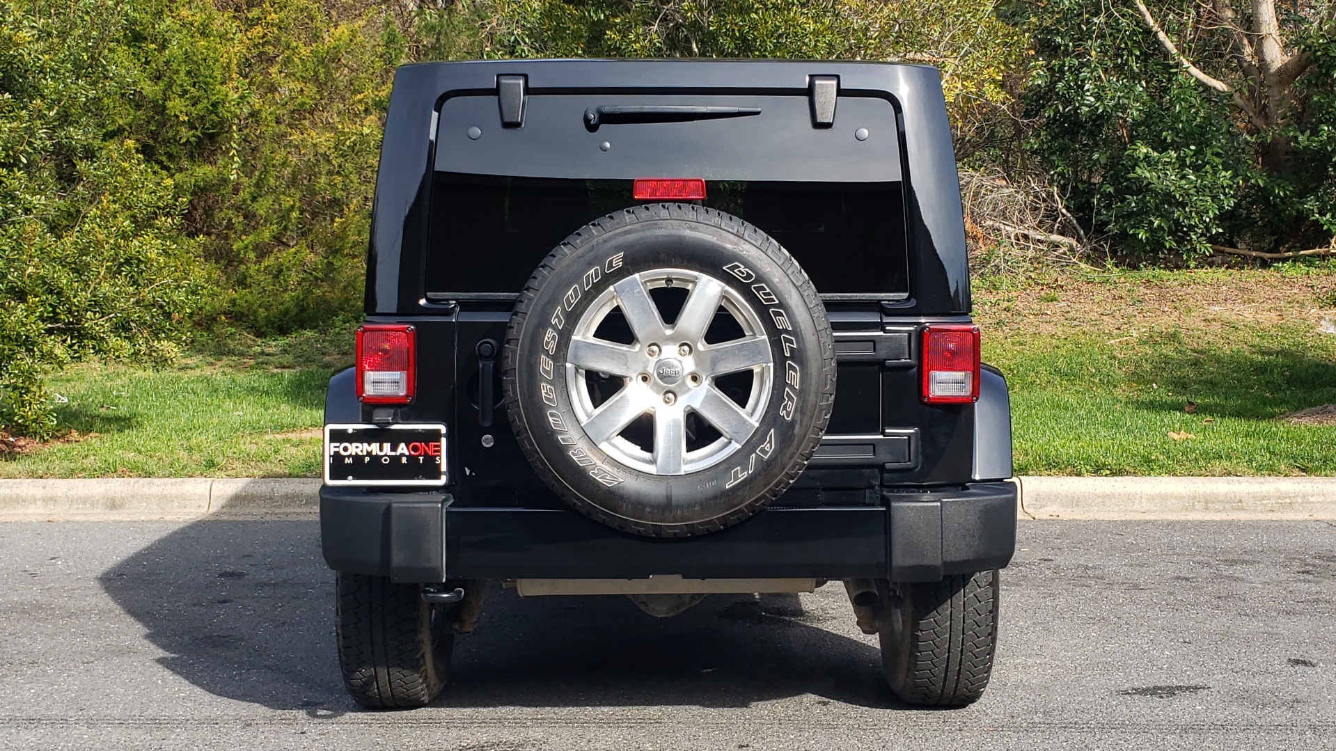 Used 2017 Jeep WRANGLER UNLIMITED SAHARA 4X4 / NAV / 3-PC FREEDOM TOP / 3.6L V6 / 5-SPD AUTO for sale Sold at Formula Imports in Charlotte NC 28227 19