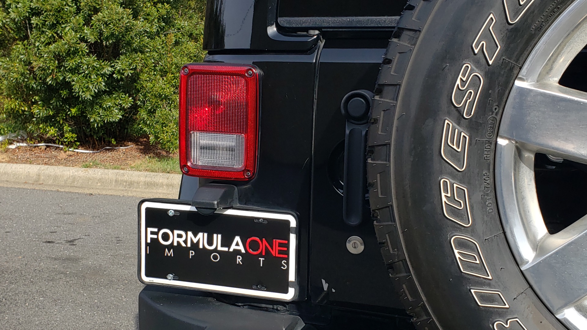 Used 2017 Jeep WRANGLER UNLIMITED SAHARA 4X4 / NAV / 3-PC FREEDOM TOP / 3.6L V6 / 5-SPD AUTO for sale Sold at Formula Imports in Charlotte NC 28227 20