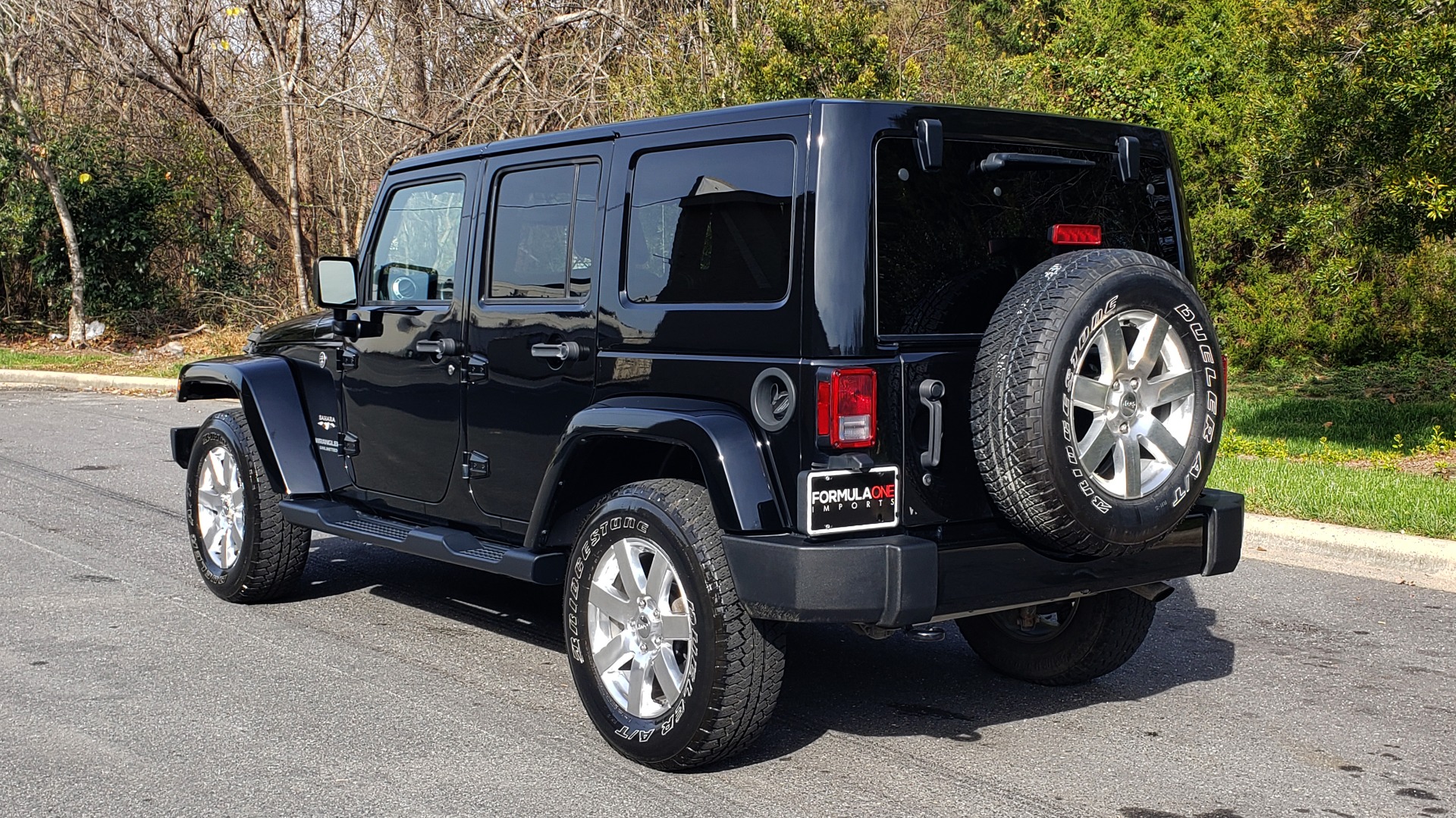Used 2017 Jeep WRANGLER UNLIMITED SAHARA 4X4 / NAV / 3-PC FREEDOM TOP / 3.6L V6 / 5-SPD AUTO for sale Sold at Formula Imports in Charlotte NC 28227 3