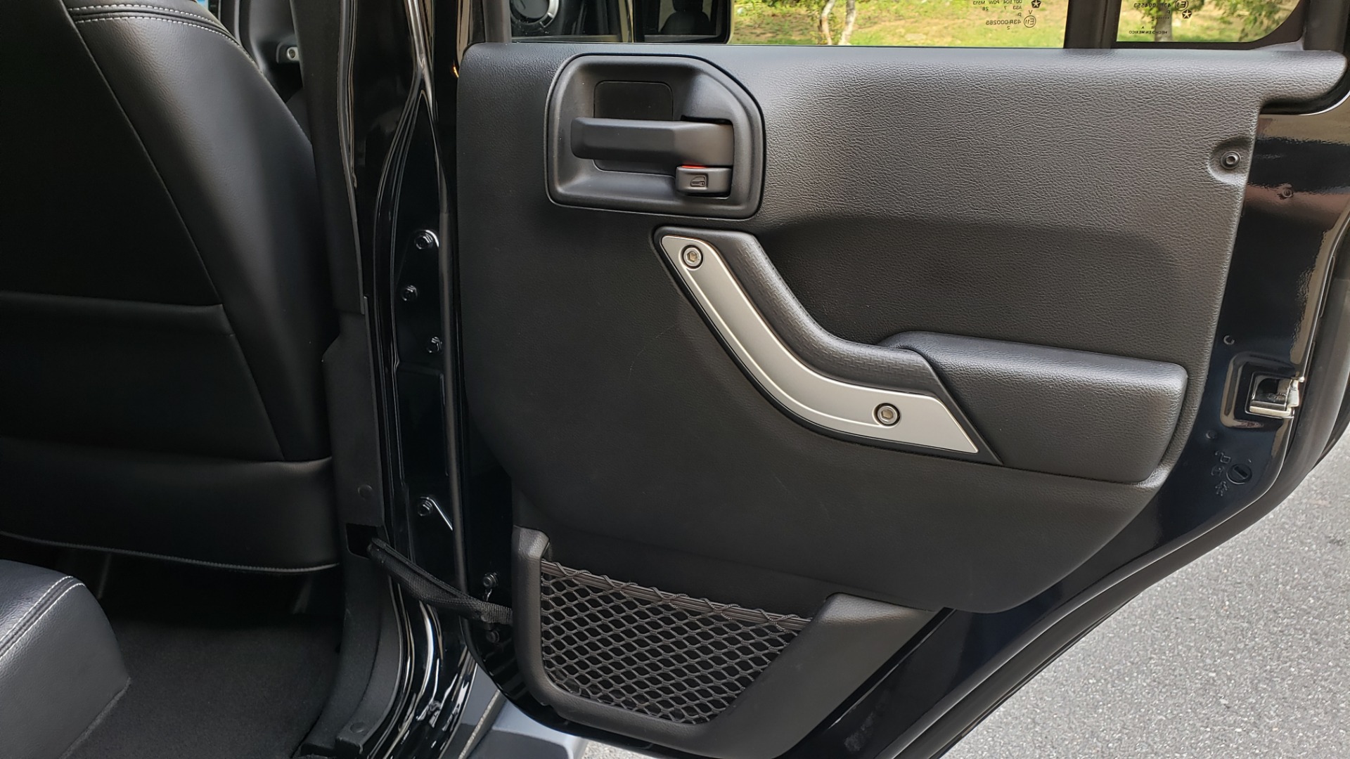 Used 2017 Jeep WRANGLER UNLIMITED SAHARA 4X4 / NAV / 3-PC FREEDOM TOP / 3.6L V6 / 5-SPD AUTO for sale Sold at Formula Imports in Charlotte NC 28227 60