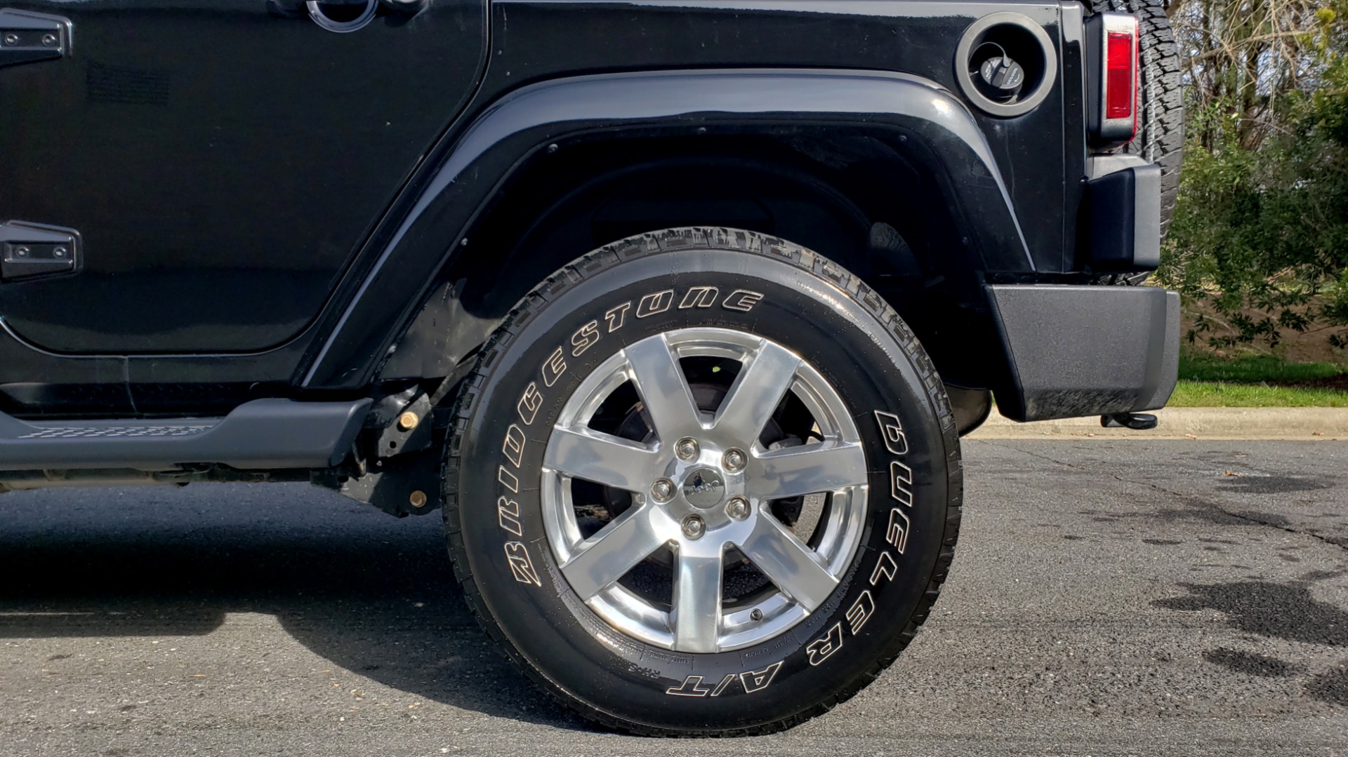 Used 2017 Jeep WRANGLER UNLIMITED SAHARA 4X4 / NAV / 3-PC FREEDOM TOP / 3.6L V6 / 5-SPD AUTO for sale Sold at Formula Imports in Charlotte NC 28227 73