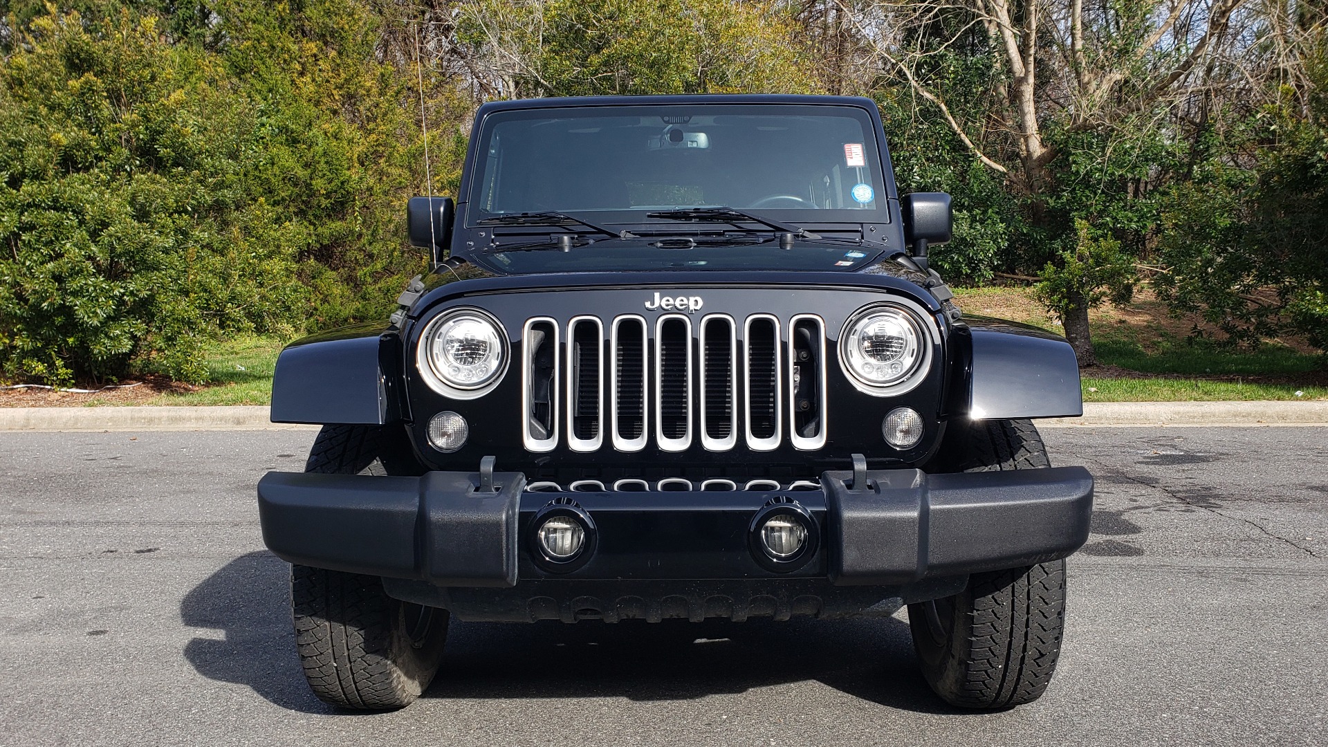 Used 2017 Jeep WRANGLER UNLIMITED SAHARA 4X4 / NAV / 3-PC FREEDOM TOP / 3.6L V6 / 5-SPD AUTO for sale Sold at Formula Imports in Charlotte NC 28227 9