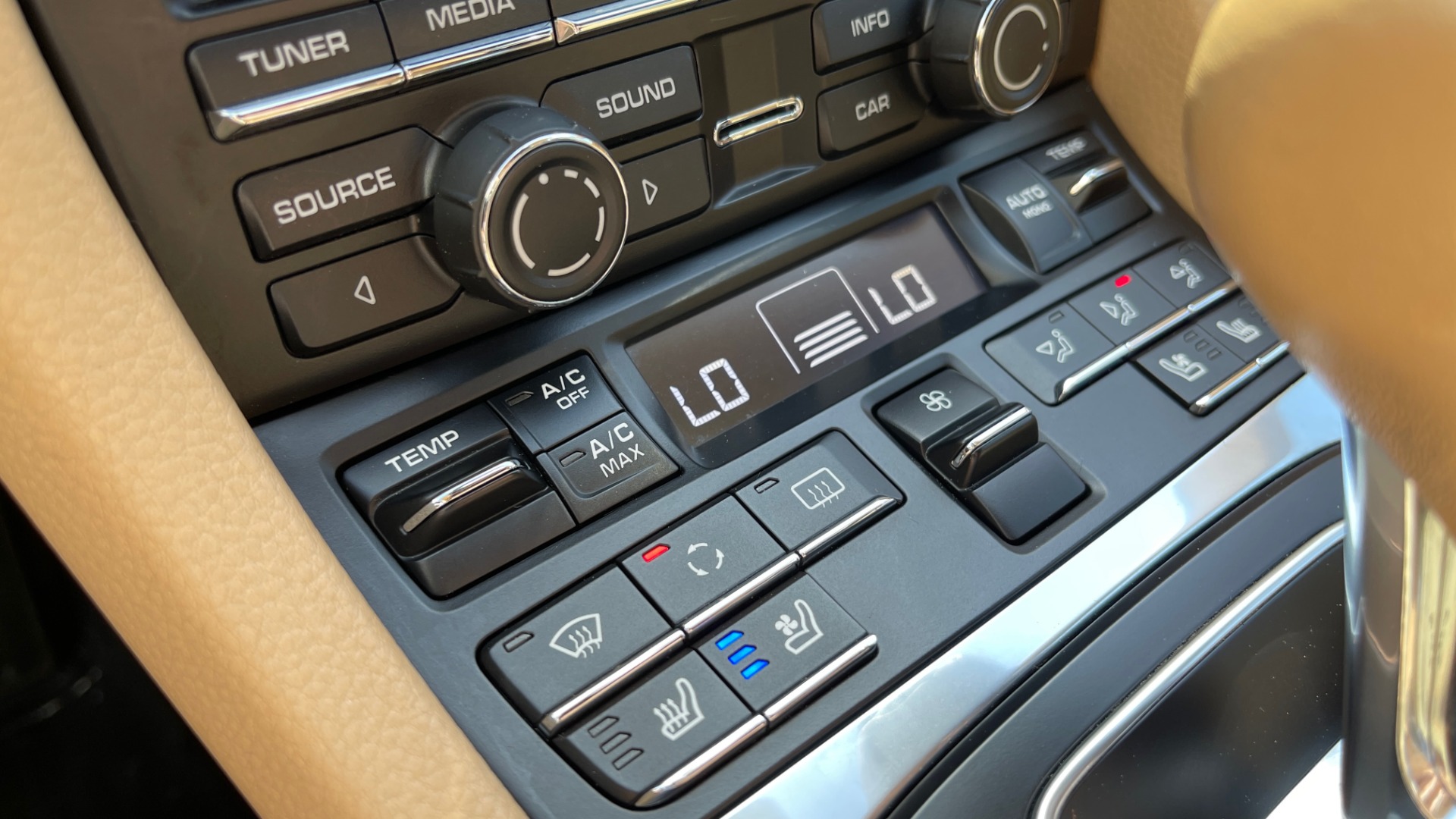 Used 2013 Porsche 911 CARRERA 4S CABRIOLET / PREMIUM PLUS / BOSE / PDK / PDLS for sale Sold at Formula Imports in Charlotte NC 28227 53