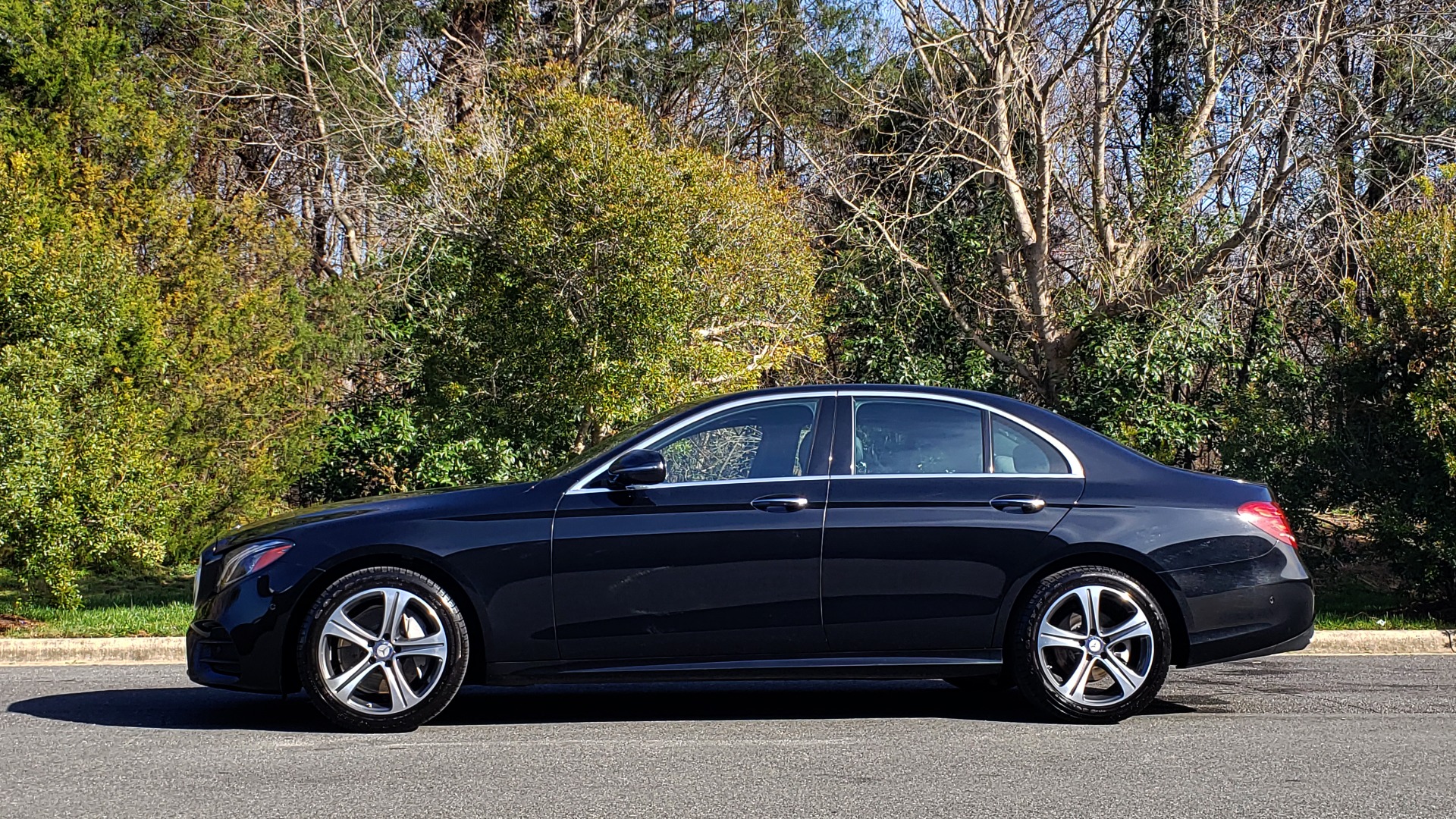 Used 2017 Mercedes-Benz E-CLASS E 300 PREMIUM / NAV / SUNROOF / BURMESTER / HTD STS / REARVIEW for sale Sold at Formula Imports in Charlotte NC 28227 2
