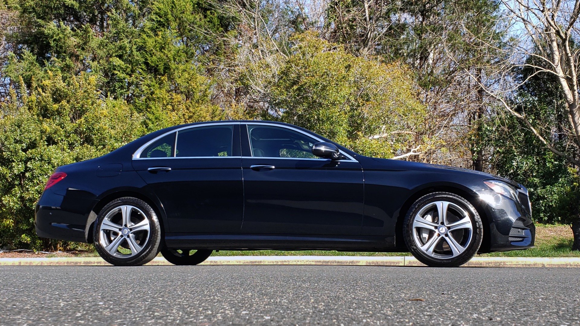 Used 2017 Mercedes-Benz E-CLASS E 300 PREMIUM / NAV / SUNROOF / BURMESTER / HTD STS / REARVIEW for sale Sold at Formula Imports in Charlotte NC 28227 5