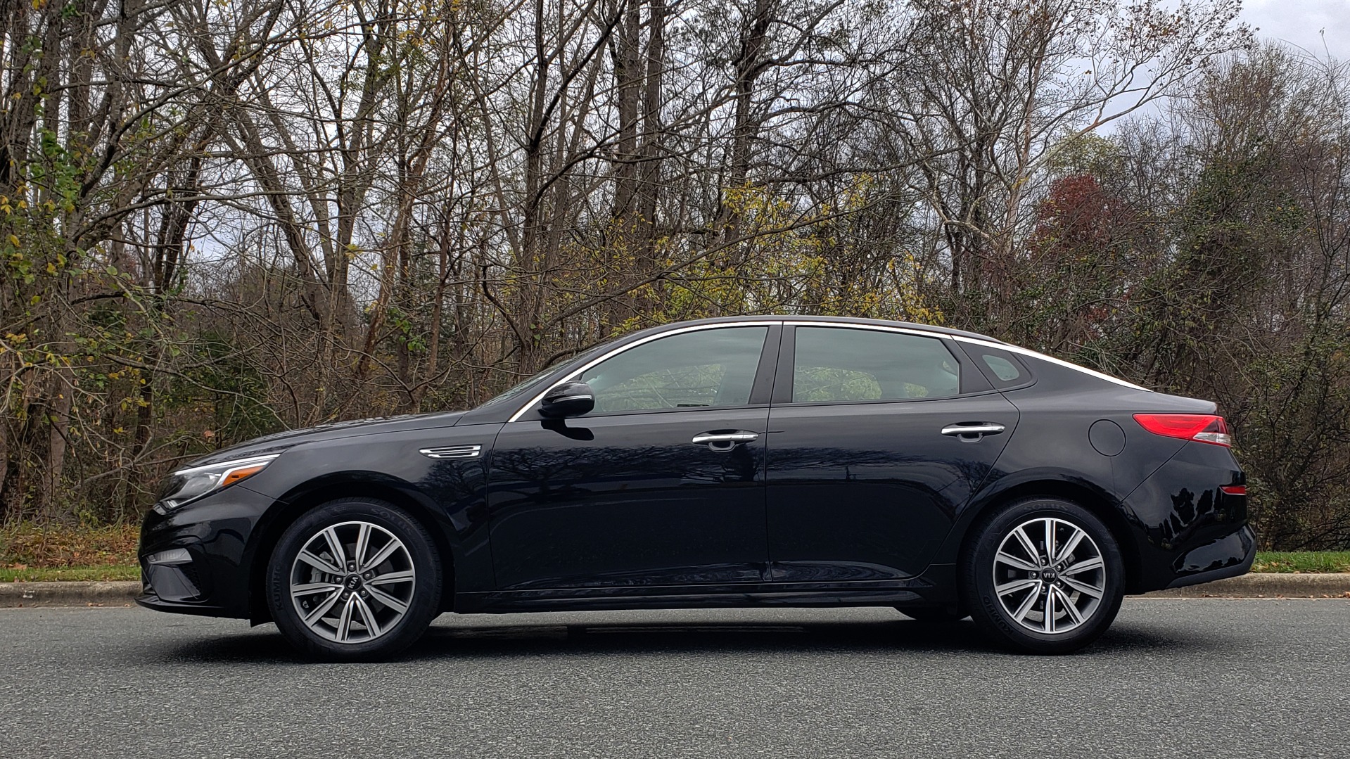 Used 2019 Kia OPTIMA LX AUTO / 2.4L 4-CYL / 6-SPD AUTO / REARVIEW / LOW MILES for sale Sold at Formula Imports in Charlotte NC 28227 2