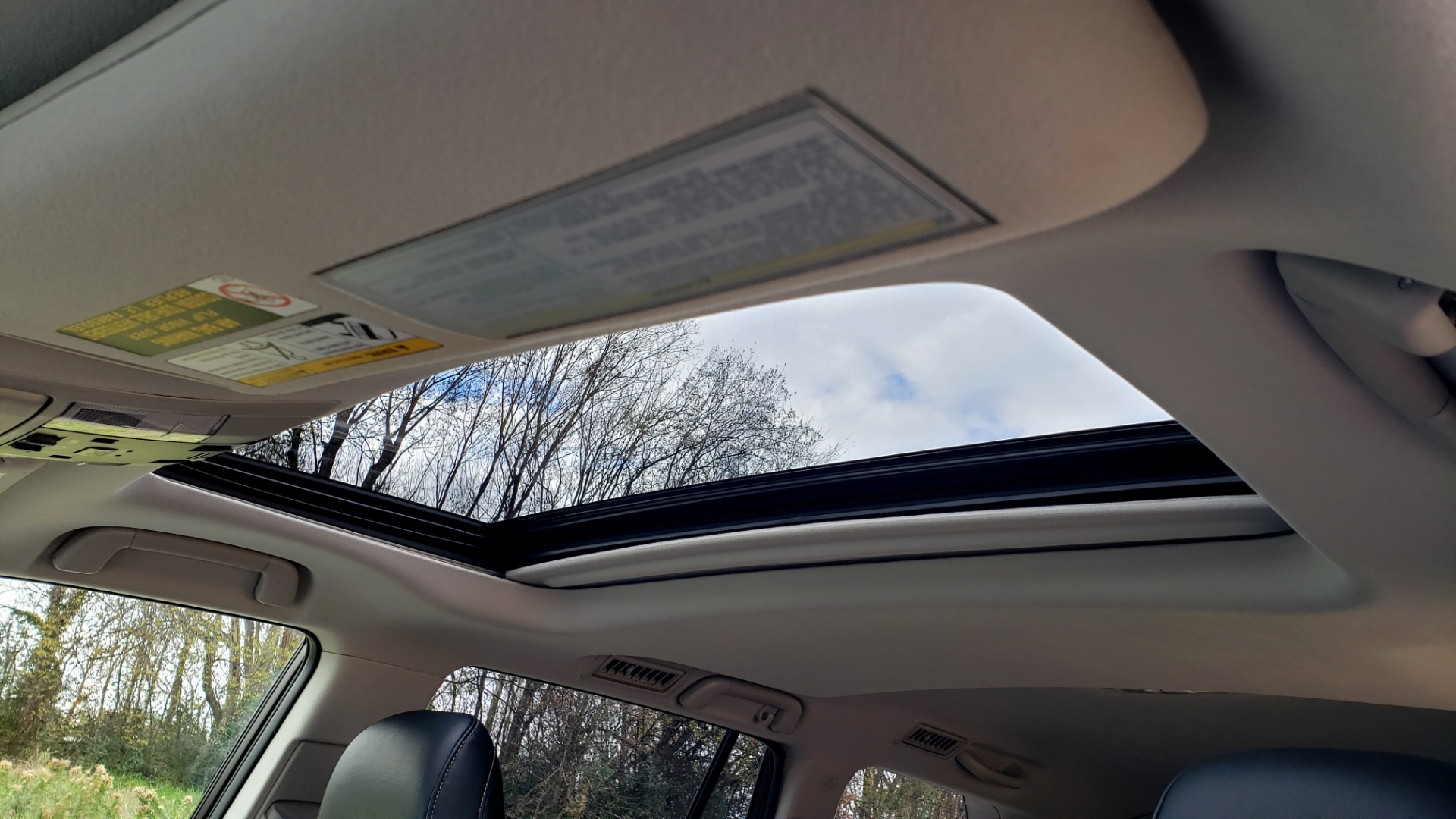 Used 2017 Lexus GX 460 PREMIUM / 4WD / NAV / SUNROOF / 3-ROW / BSM / REARVIEW for sale Sold at Formula Imports in Charlotte NC 28227 12