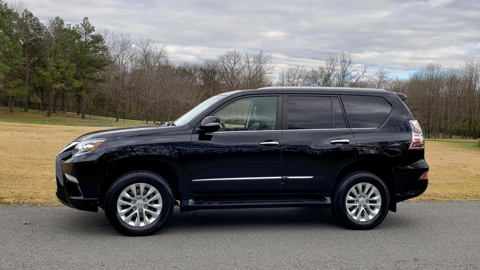 Used 2017 Lexus GX 460 PREMIUM / 4WD / NAV / SUNROOF / 3-ROW / BSM / REARVIEW for sale Sold at Formula Imports in Charlotte NC 28227 2