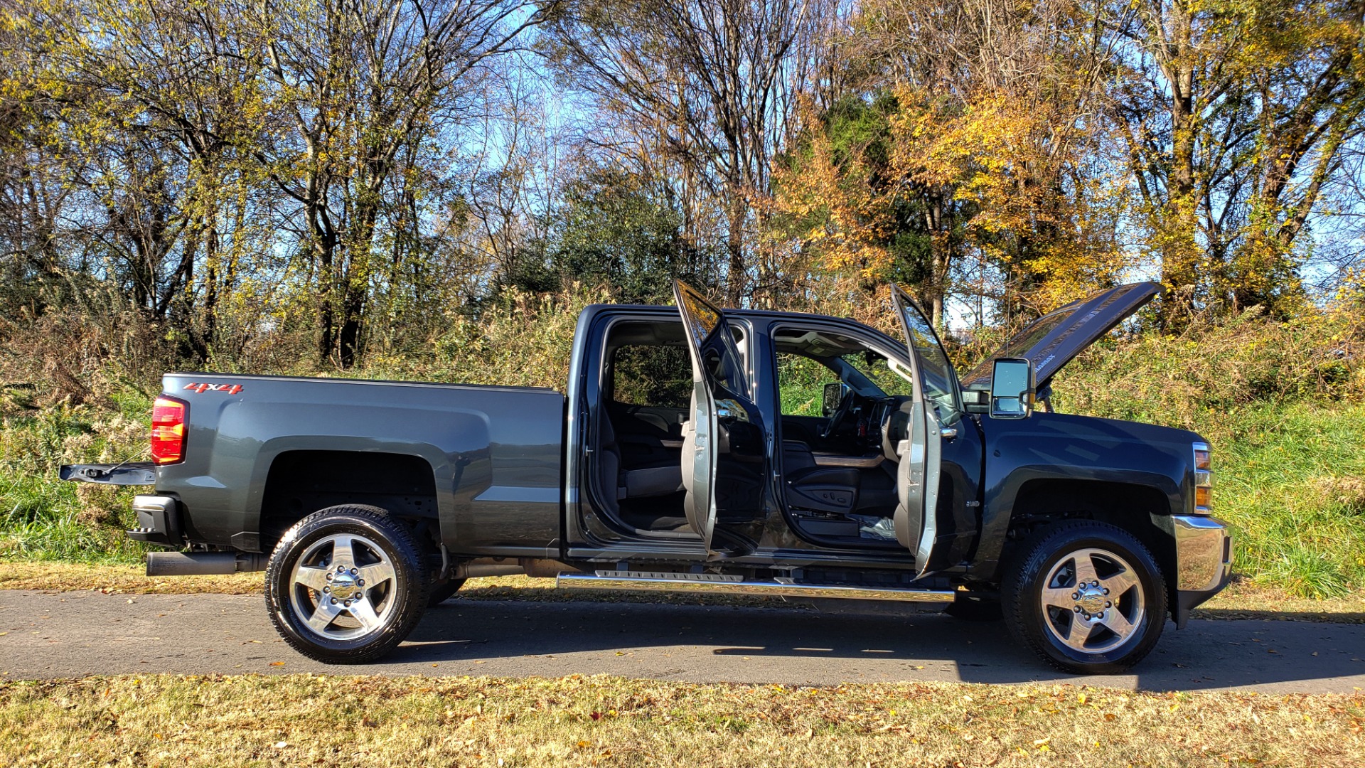 Used 2018 Chevrolet SILVERADO 2500HD LTZ 4WD CREWCAB / DURAMAX / ALLISON / NAV / BOSE / SUNROOF for sale Sold at Formula Imports in Charlotte NC 28227 19