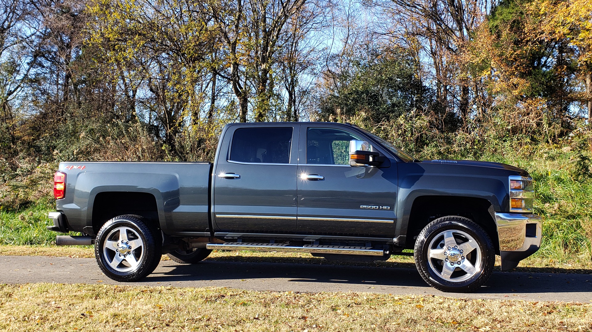 Used 2018 Chevrolet SILVERADO 2500HD LTZ 4WD CREWCAB / DURAMAX / ALLISON / NAV / BOSE / SUNROOF for sale Sold at Formula Imports in Charlotte NC 28227 5