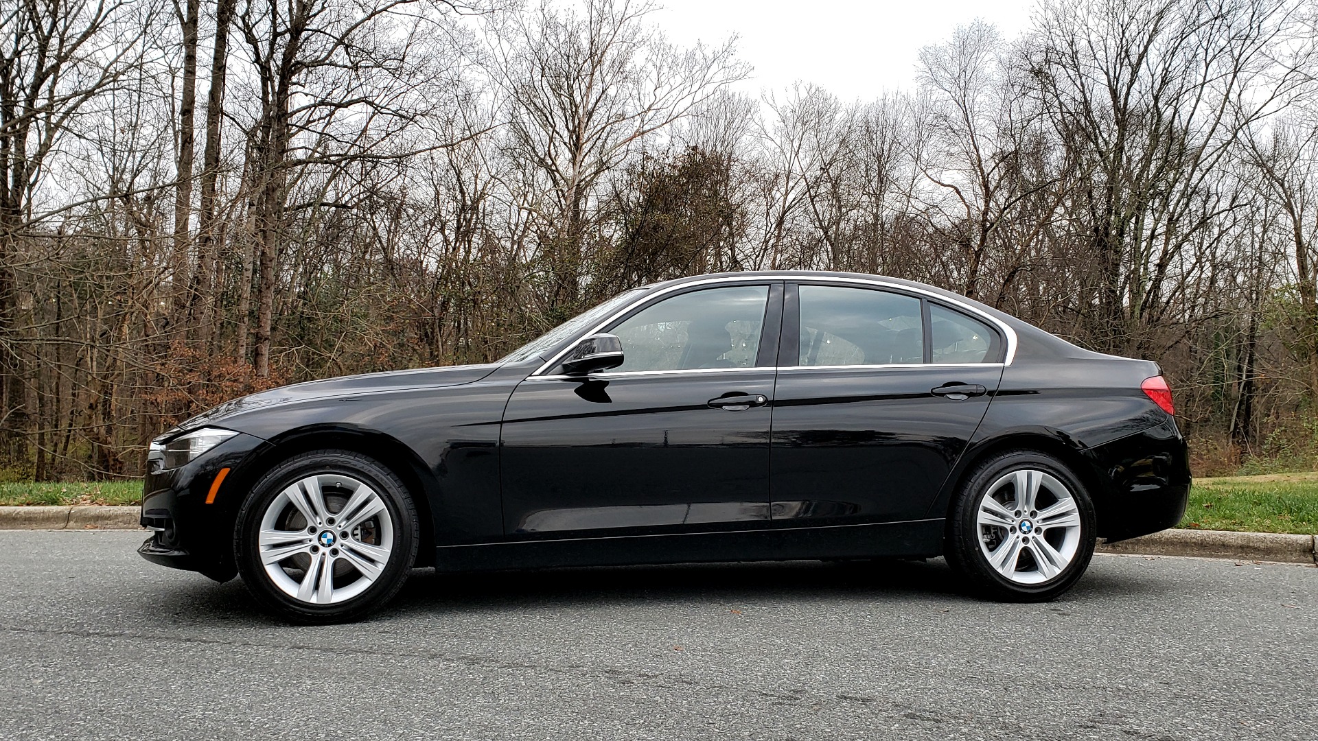 Used 2017 BMW 3 SERIES 330I XDRIVE / AWD / HEATED SEATS / LOW MILES for sale Sold at Formula Imports in Charlotte NC 28227 2