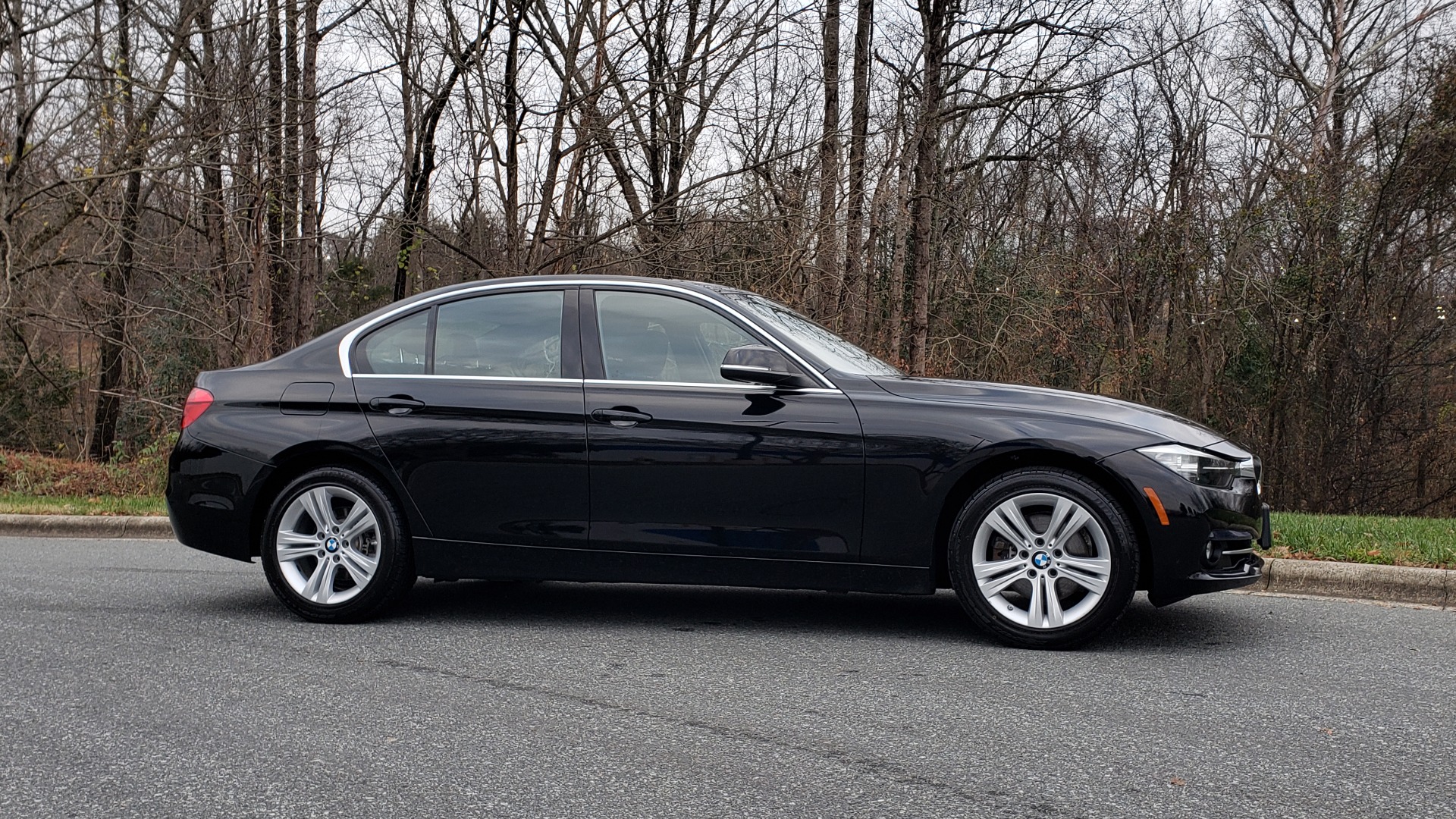 Used 2017 BMW 3 SERIES 330I XDRIVE / AWD / HEATED SEATS / LOW MILES for sale Sold at Formula Imports in Charlotte NC 28227 5
