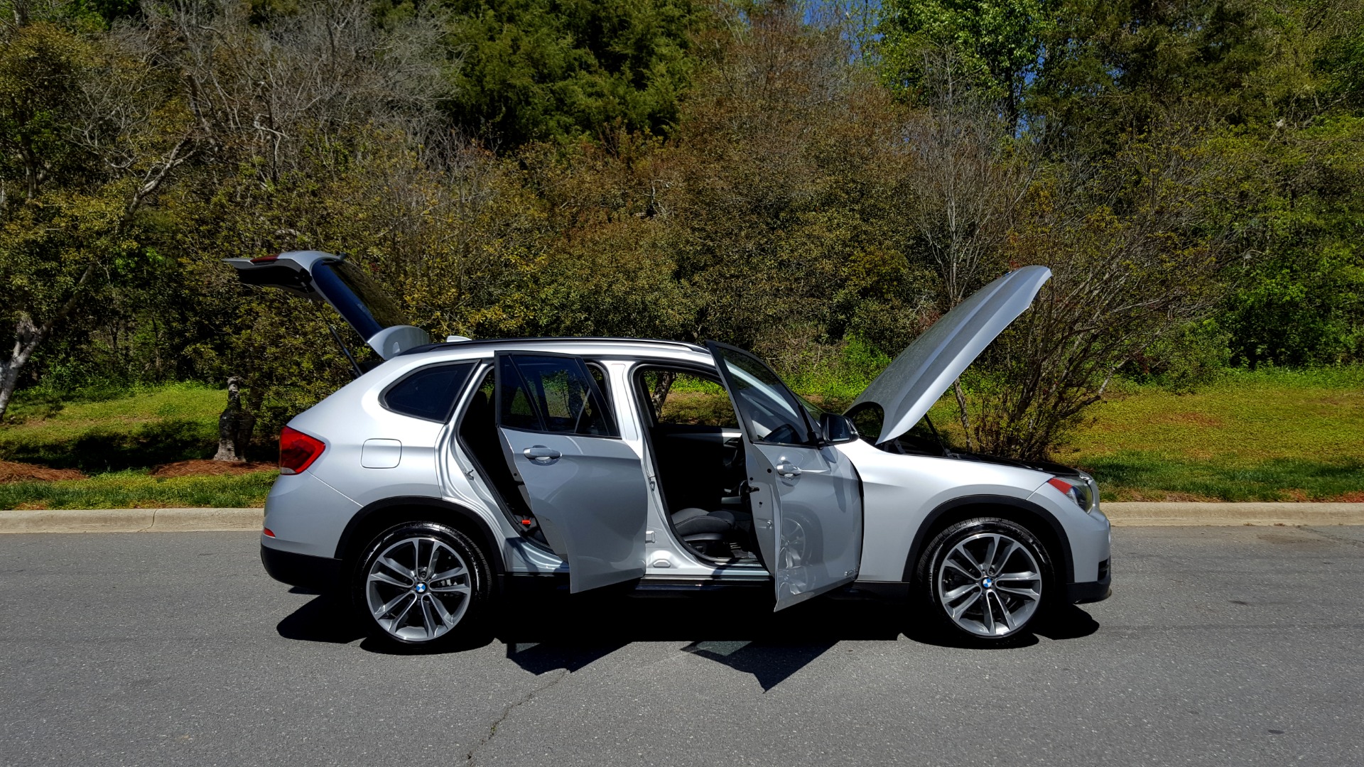 Used 2015 BMW X1 SDRIVE28I / SPORT LINE / PANO-ROOF / HTD STS / DUAL-ZONE CLIMATE for sale Sold at Formula Imports in Charlotte NC 28227 11