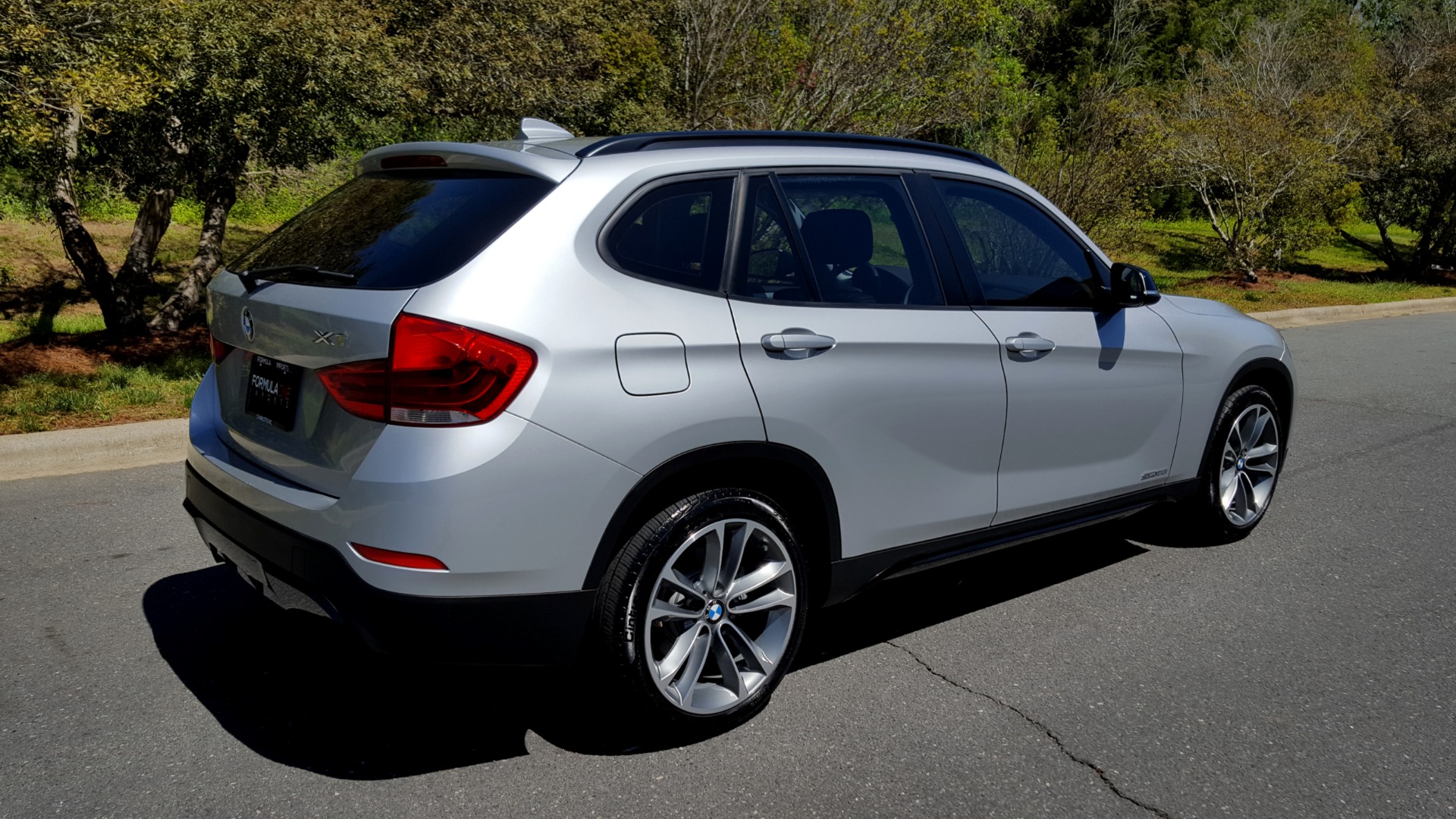Used 2015 BMW X1 SDRIVE28I / SPORT LINE / PANO-ROOF / HTD STS / DUAL-ZONE CLIMATE for sale Sold at Formula Imports in Charlotte NC 28227 4