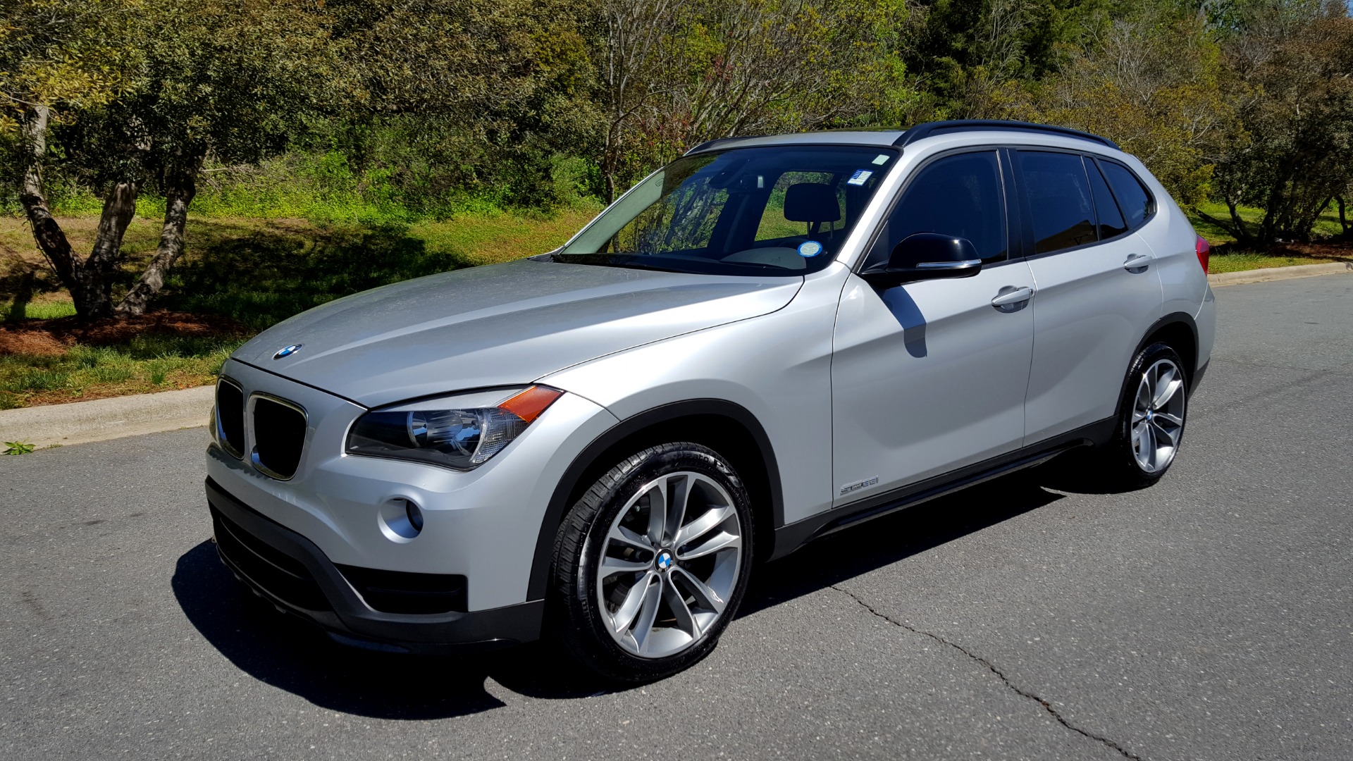 Used 2015 BMW X1 SDRIVE28I / SPORT LINE / PANO-ROOF / HTD STS / DUAL-ZONE CLIMATE for sale Sold at Formula Imports in Charlotte NC 28227 1