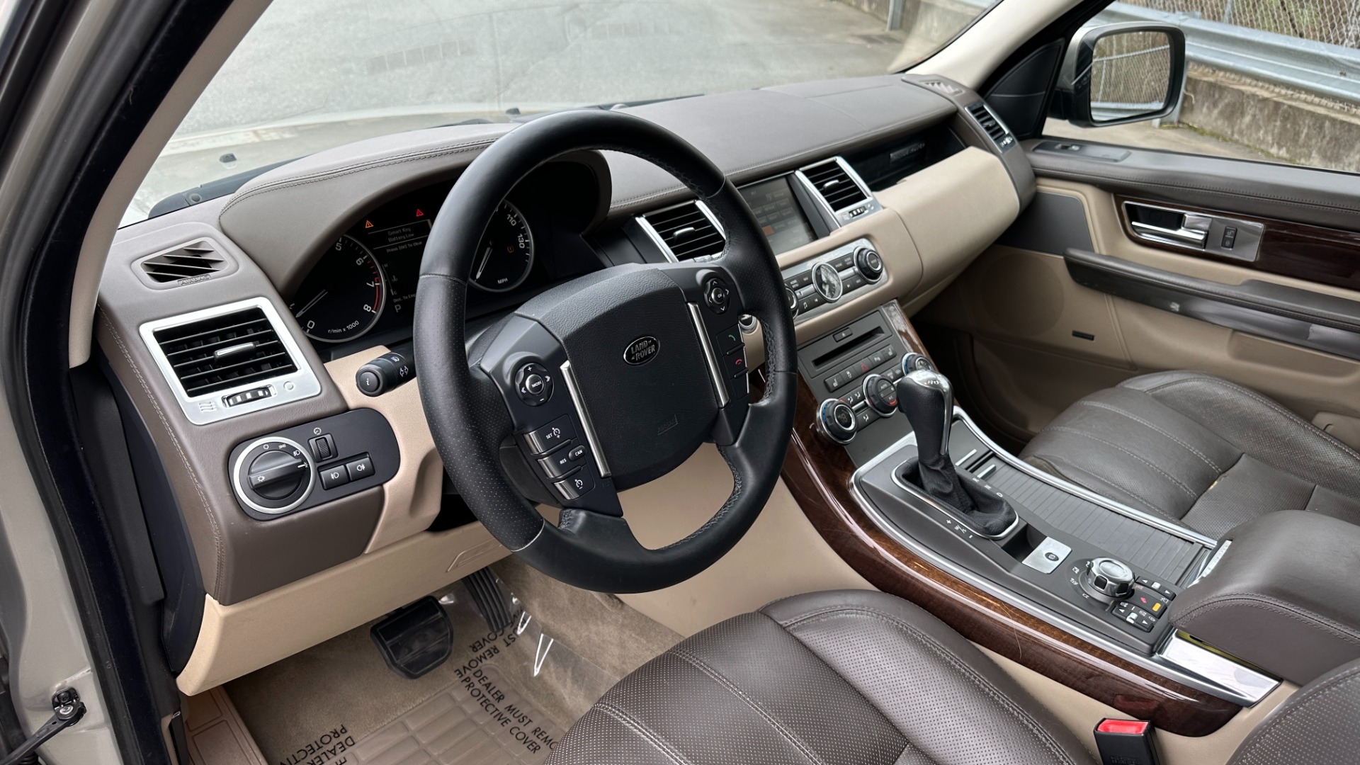 Used 2011 Land Rover Range Rover Sport HSE LUX / LEATHER / WOOD TRIM / LUXURY INTERIOR PKG / DIGITAL AND SAT RADIO for sale Sold at Formula Imports in Charlotte NC 28227 10